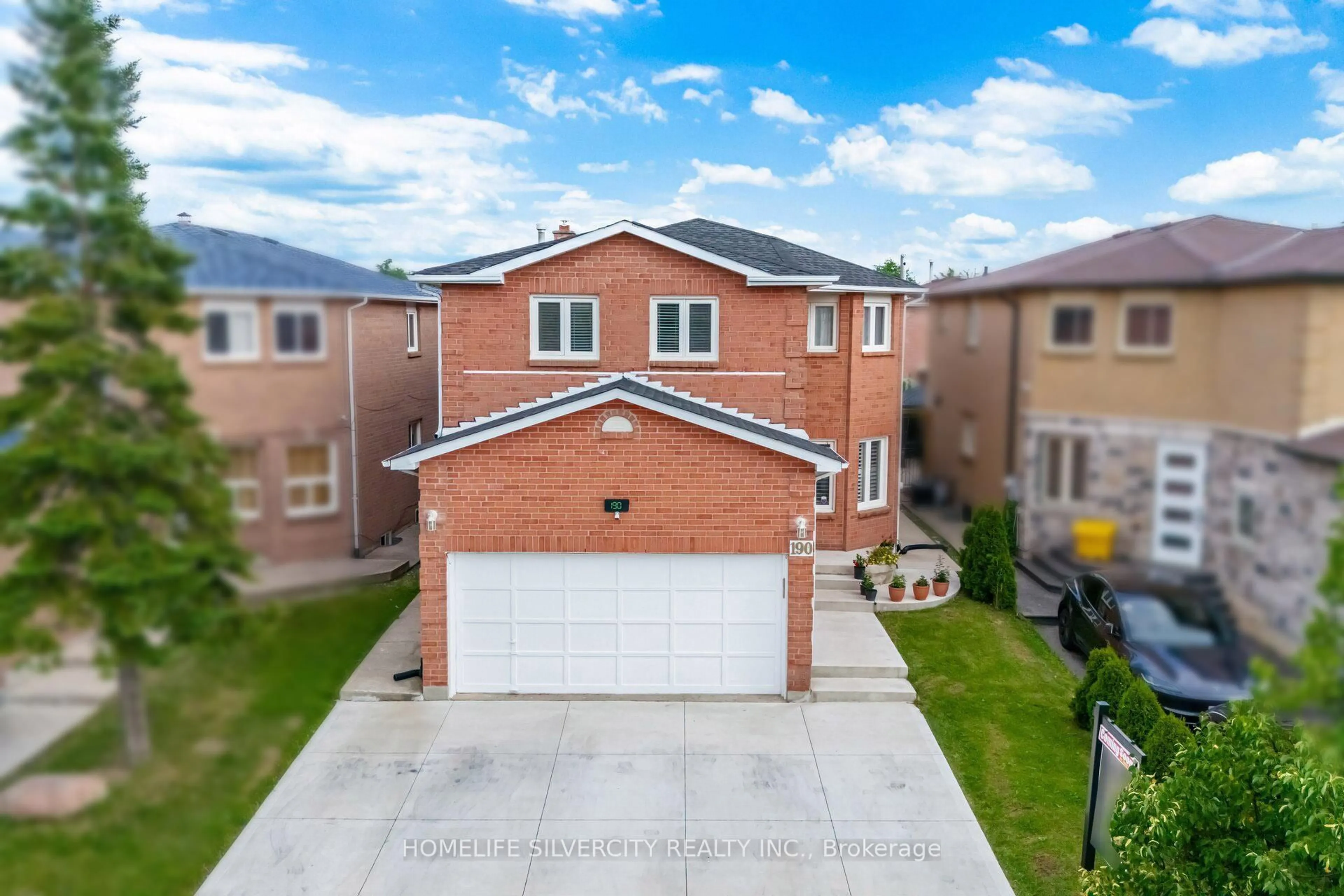A pic from outside/outdoor area/front of a property/back of a property/a pic from drone, street for 190 Major Wm Sharpe Dr, Brampton Ontario L6X 4G5