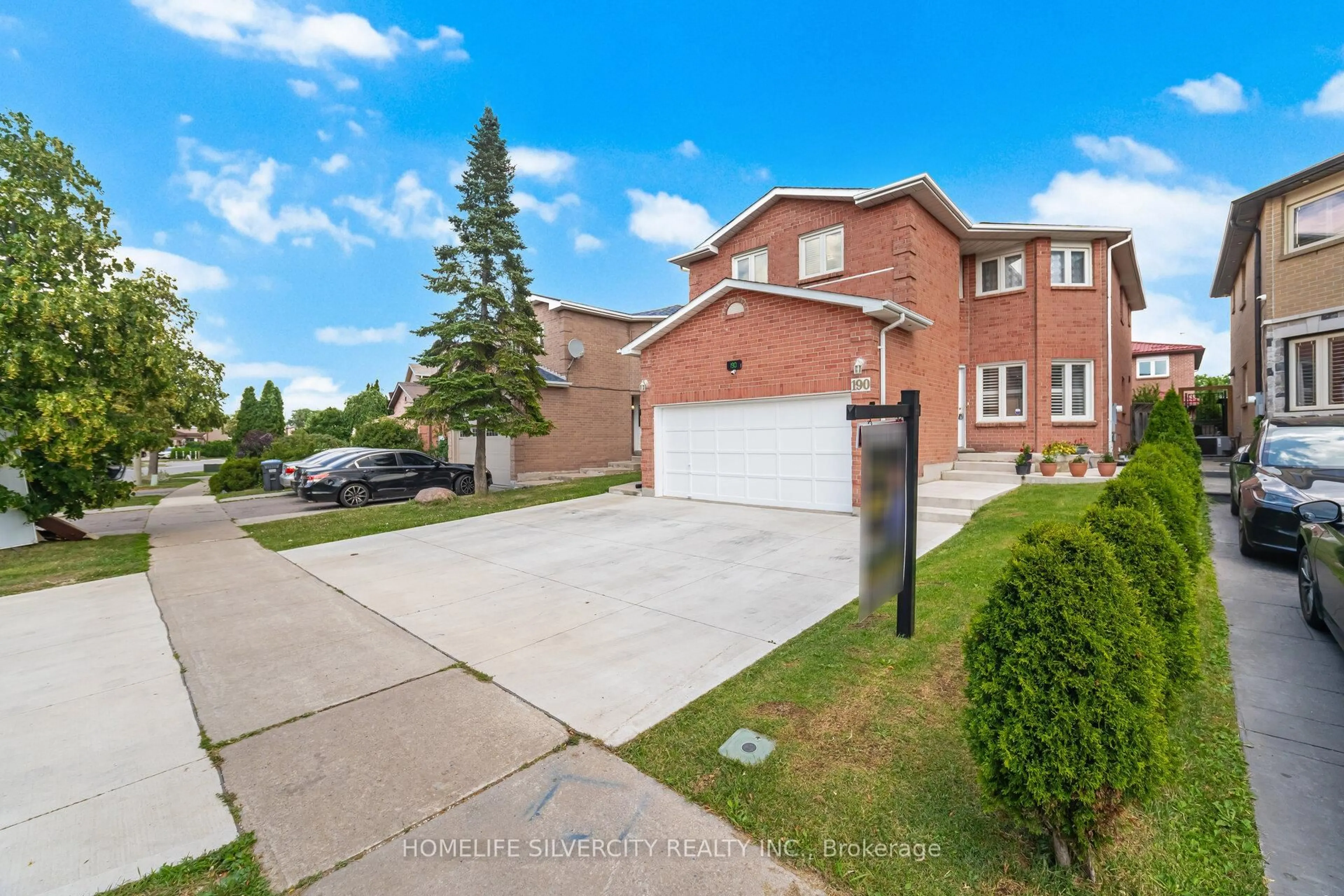 A pic from outside/outdoor area/front of a property/back of a property/a pic from drone, street for 190 Major Wm Sharpe Dr, Brampton Ontario L6X 4G5