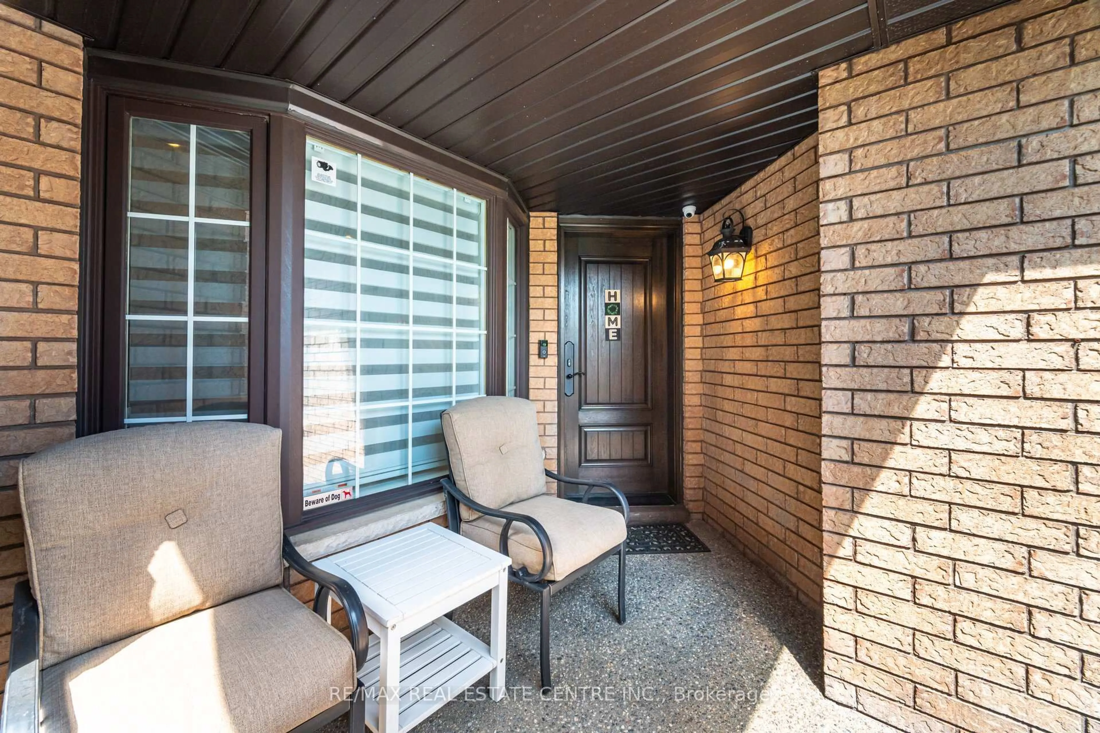 Patio, street for 680 Driftcurrent Dr, Mississauga Ontario L4Z 3Z4