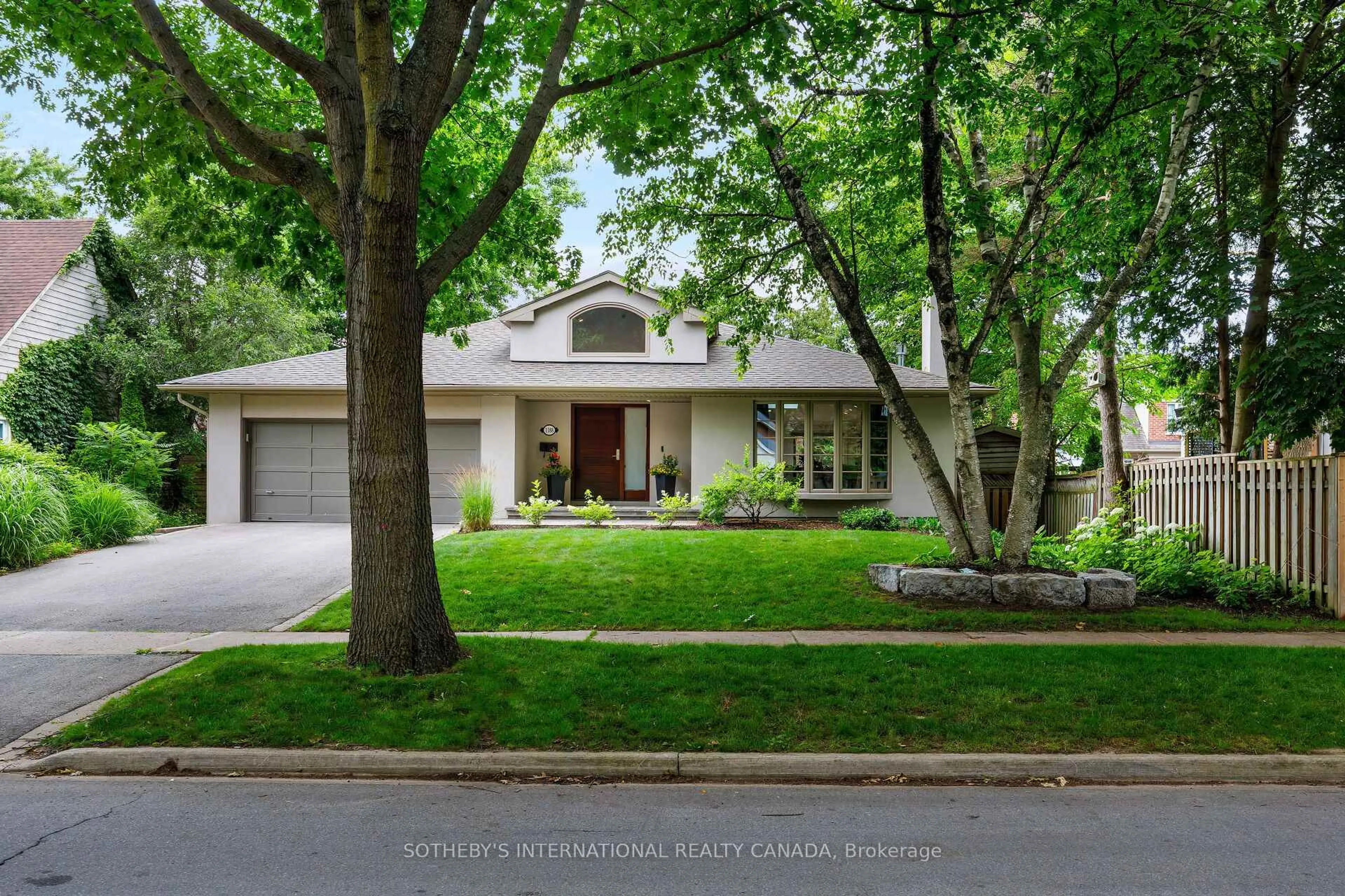 Home with vinyl exterior material, street for 1188 Fair Birch Dr, Mississauga Ontario L5H 1M6