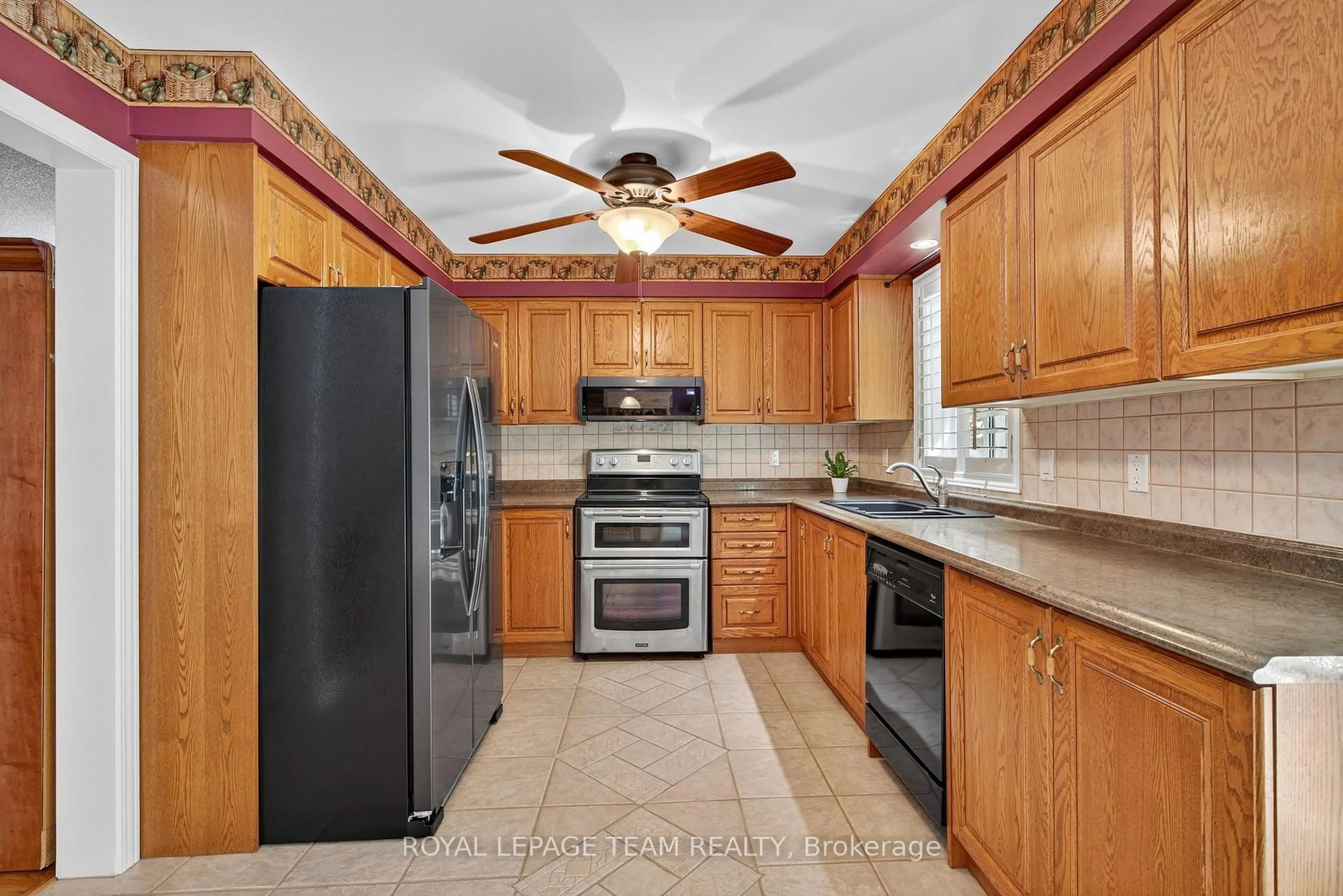 Standard kitchen, ceramic/tile floor for 2 Torada Crt, Brampton Ontario L7A 1H6