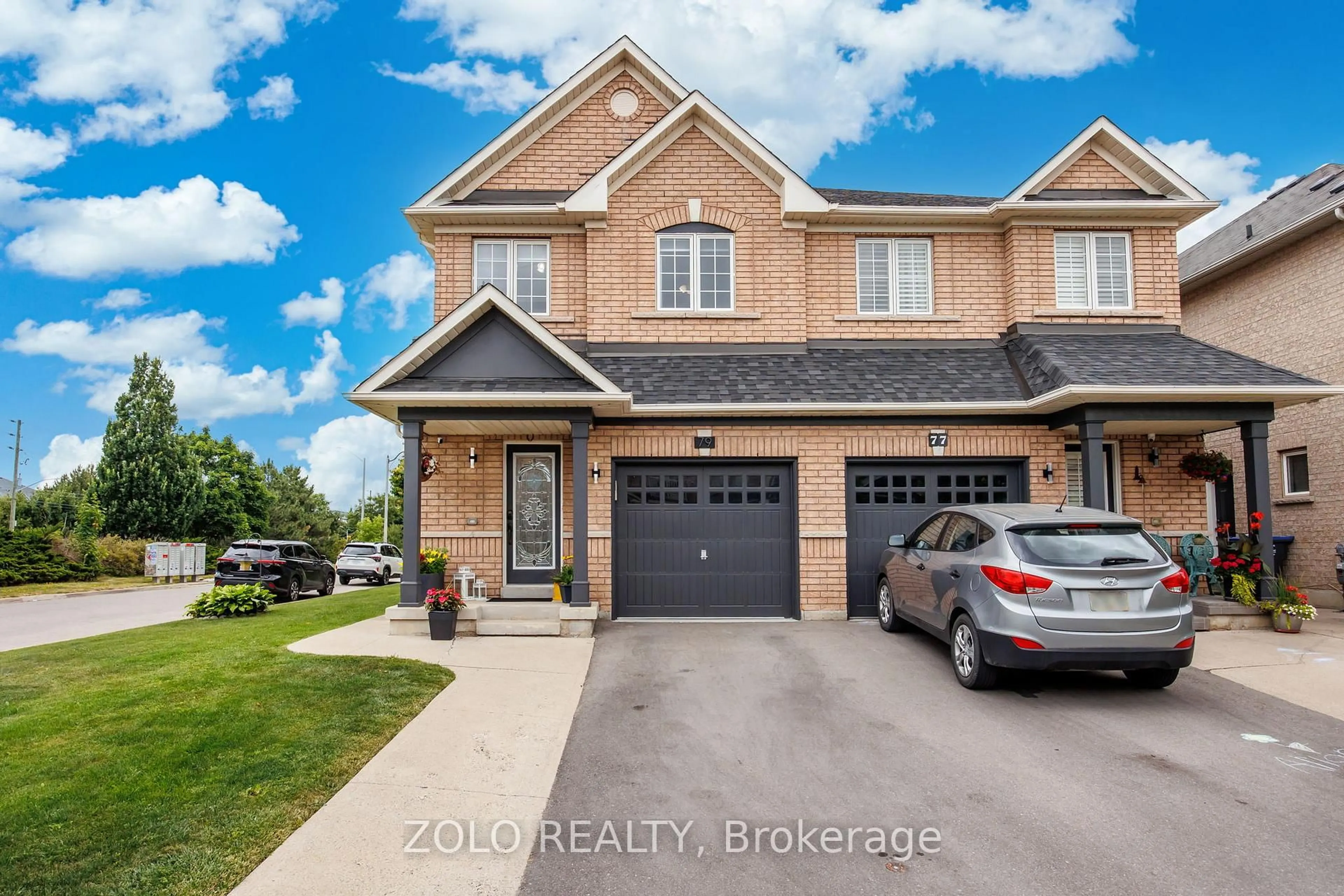A pic from outside/outdoor area/front of a property/back of a property/a pic from drone, street for 79 Crystalview Cres, Brampton Ontario L6P 2S3