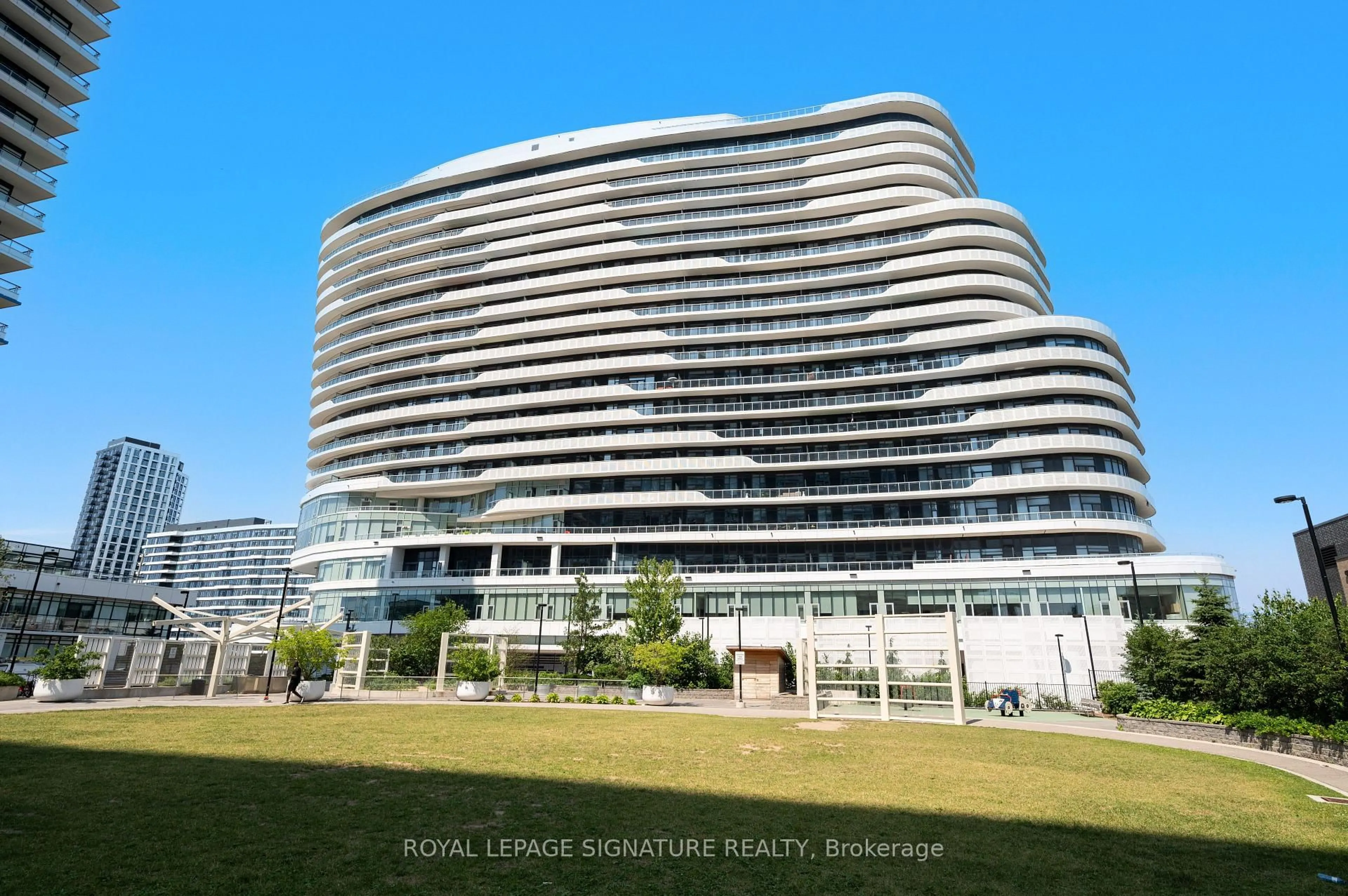 Blurry image for 2520 Eglinton Ave #PH1905, Mississauga Ontario L5M 0Y2