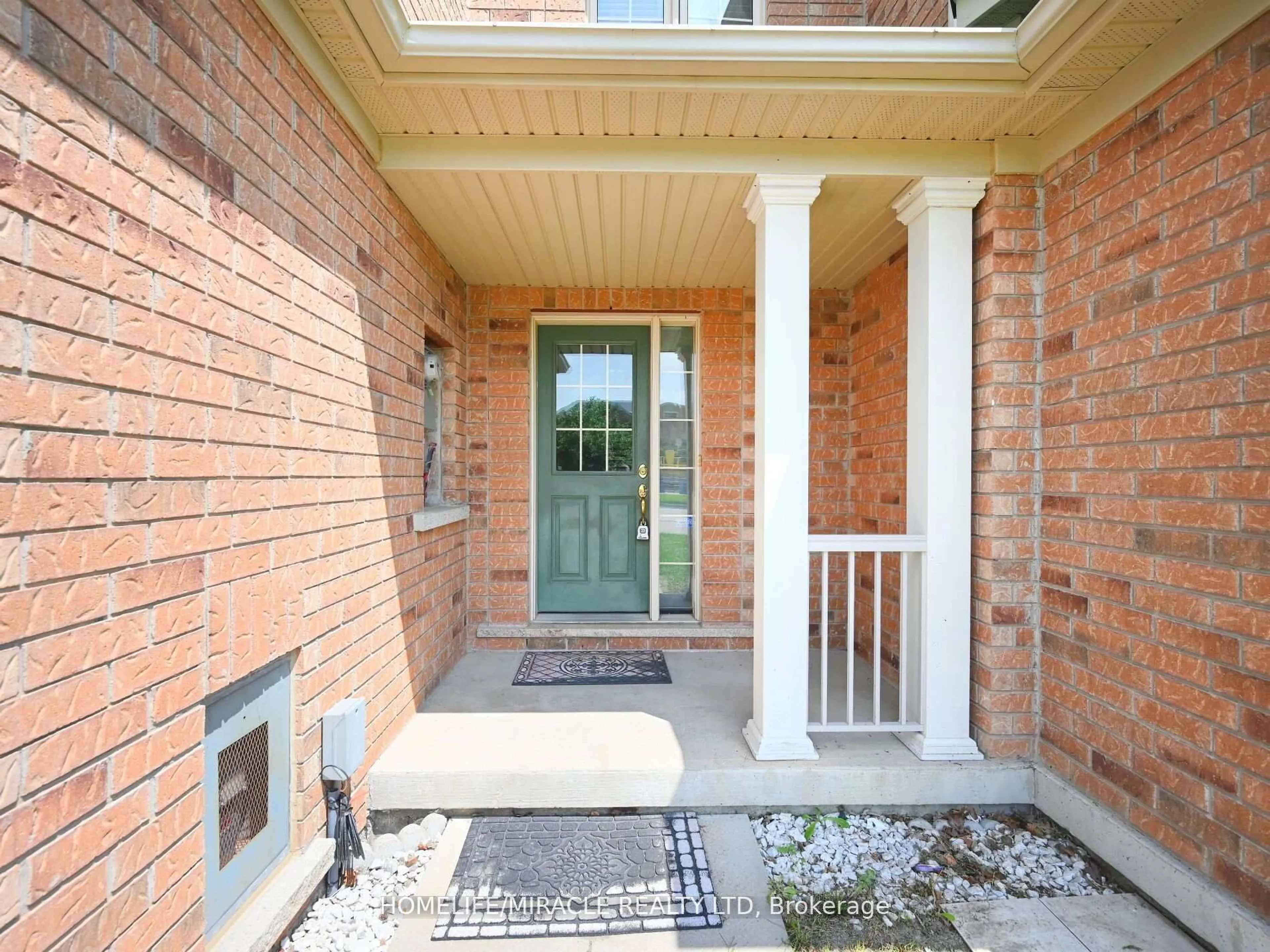 Indoor entryway for 81 Cedarbrook Rd #174, Brampton Ontario L6R 0W5