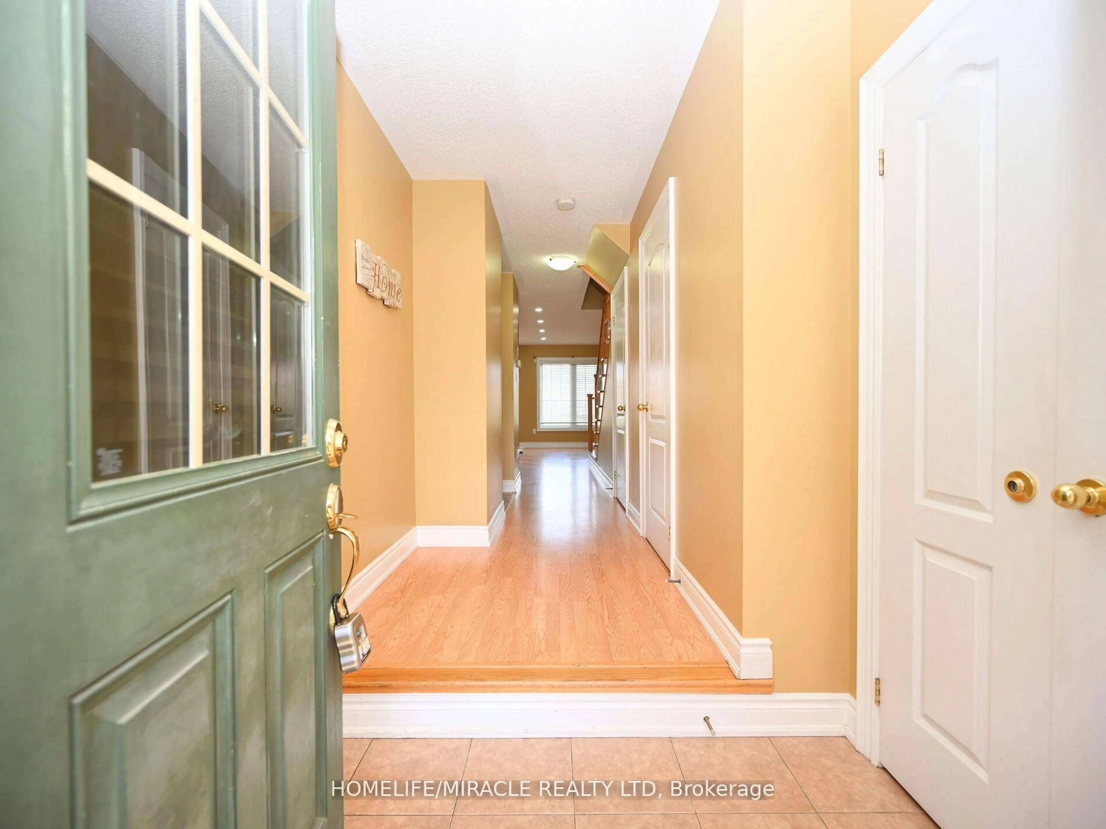 Indoor entryway for 81 Cedarbrook Rd #174, Brampton Ontario L6R 0W5