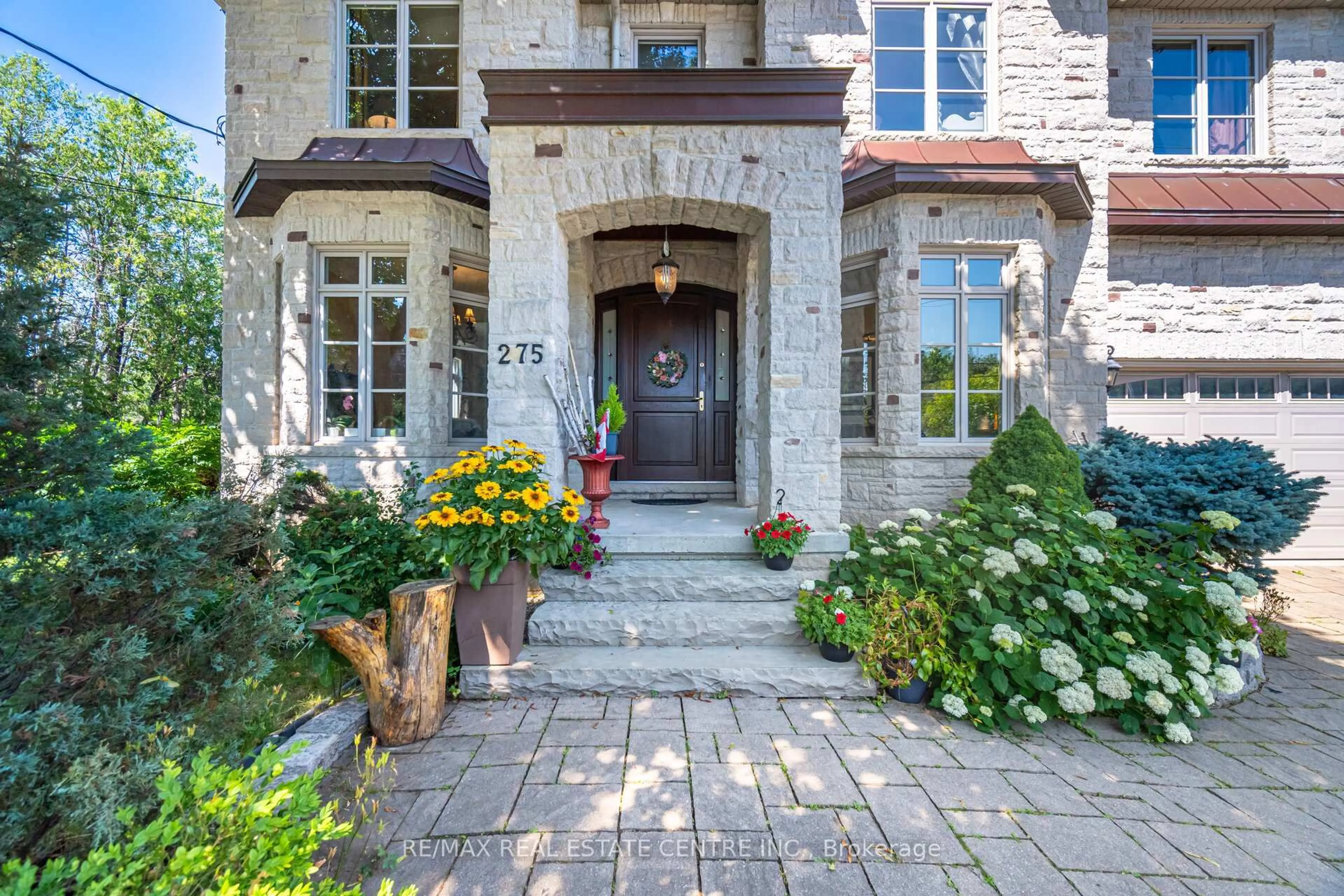 Unknown for 275 Martin St, Milton Ontario L9T 2R7