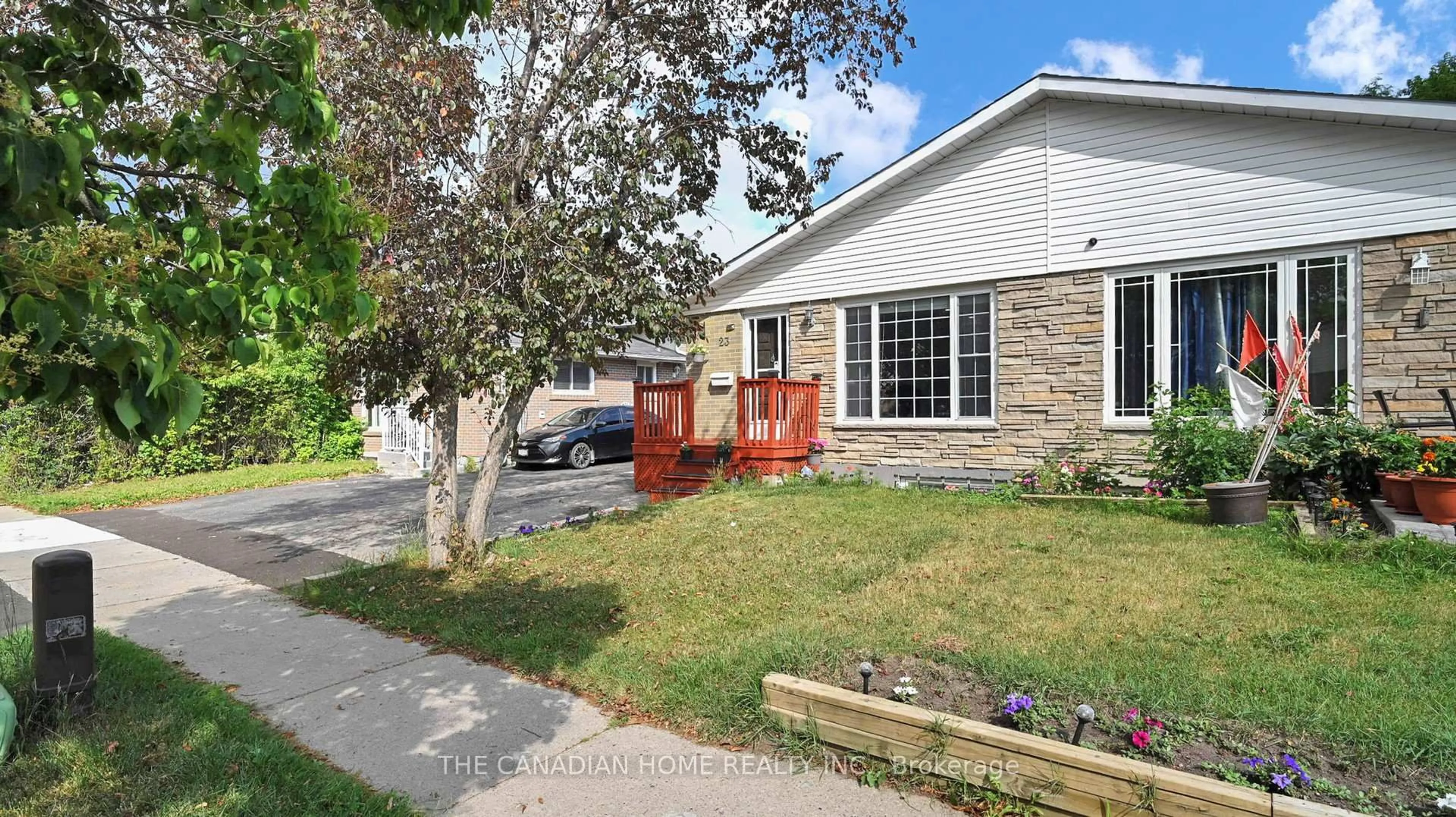 Home with vinyl exterior material, street for 23 Crawford Dr, Brampton Ontario L6V 2C6