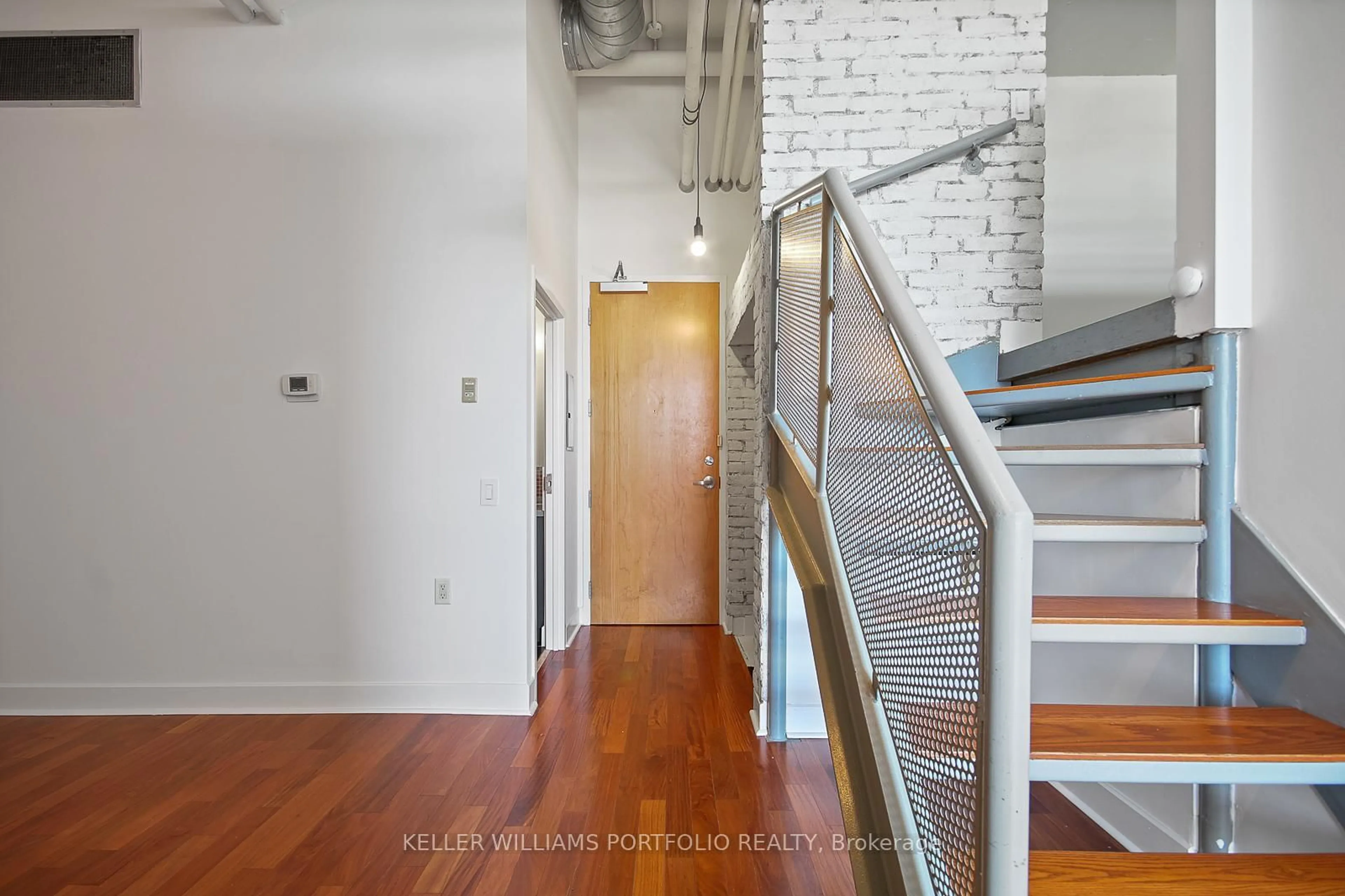 Unknown for 1001 Roselawn Ave #434, Toronto Ontario M6B 4M4
