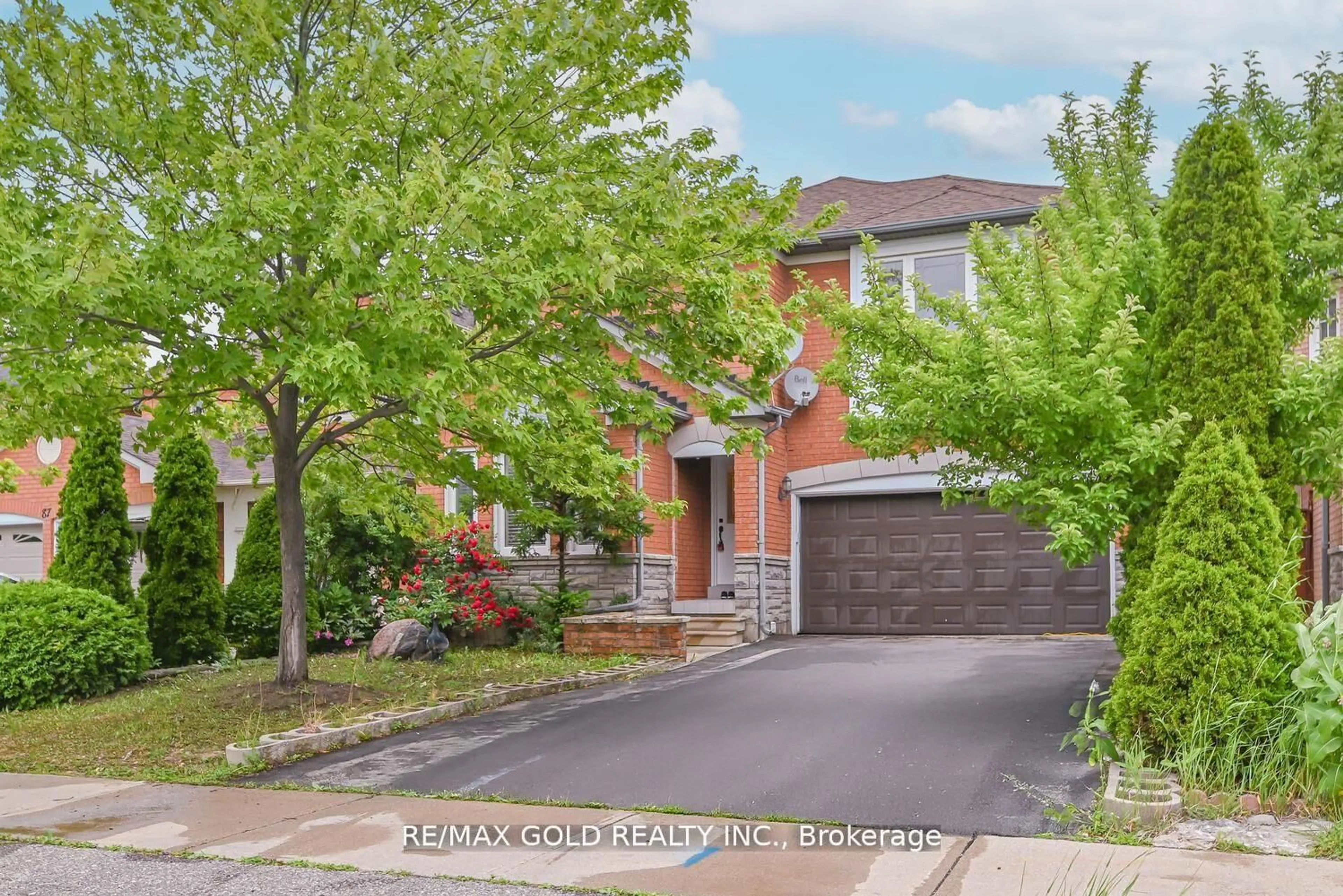 Home with brick exterior material, street for 85 Sunny Meadow Blvd, Brampton Ontario L6R 1Z3