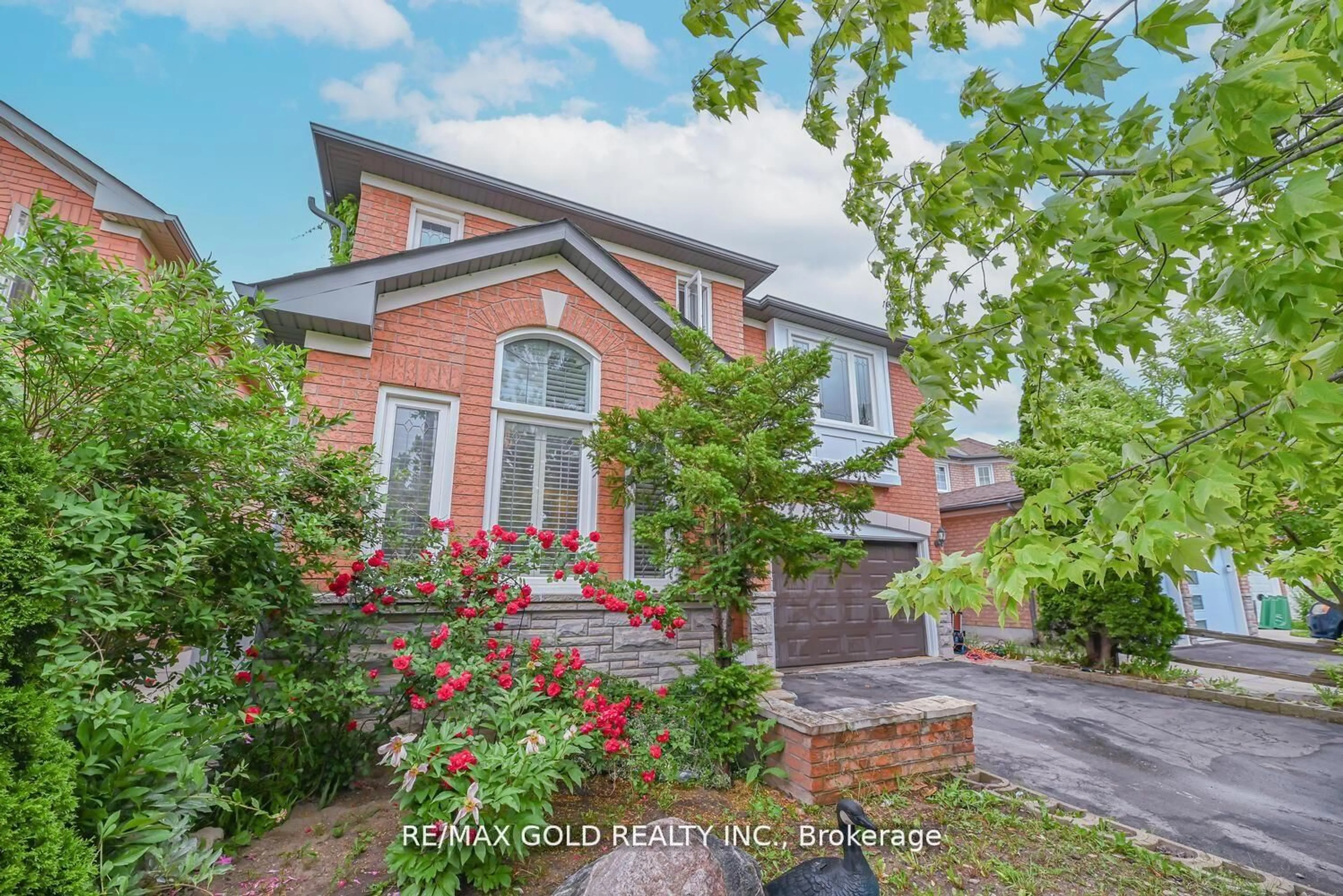 Home with brick exterior material, street for 85 Sunny Meadow Blvd, Brampton Ontario L6R 1Z3