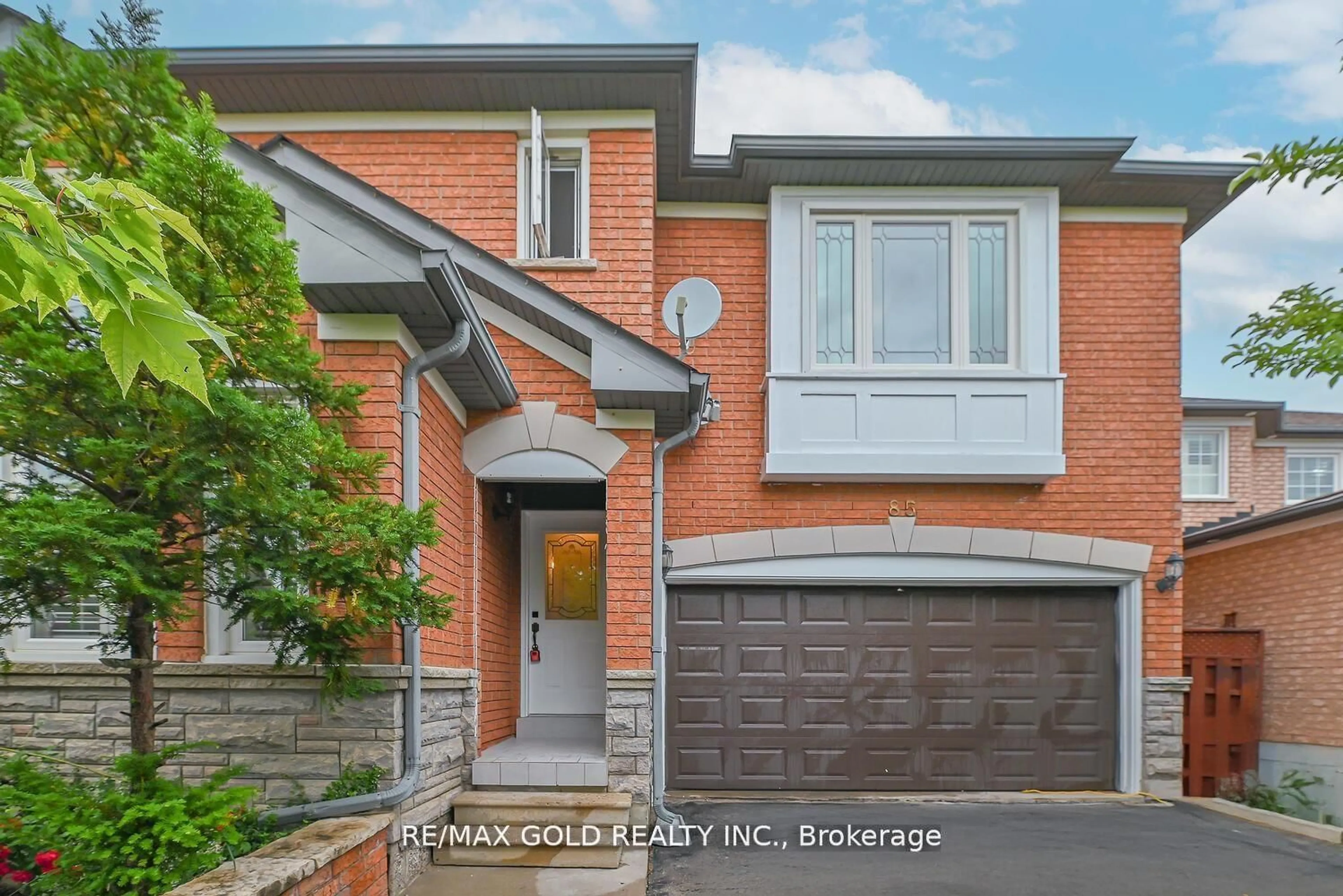 Home with brick exterior material, street for 85 Sunny Meadow Blvd, Brampton Ontario L6R 1Z3