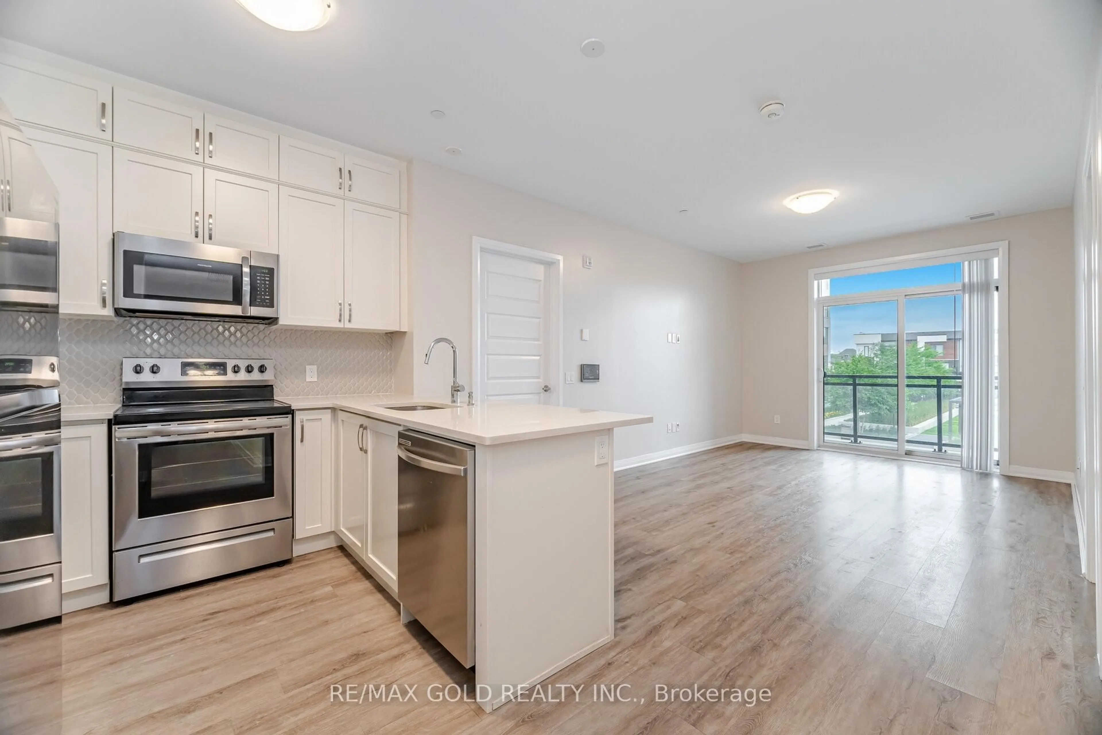 Open concept kitchen, unknown for 95 Dundas St #202, Oakville Ontario L6M 5N4