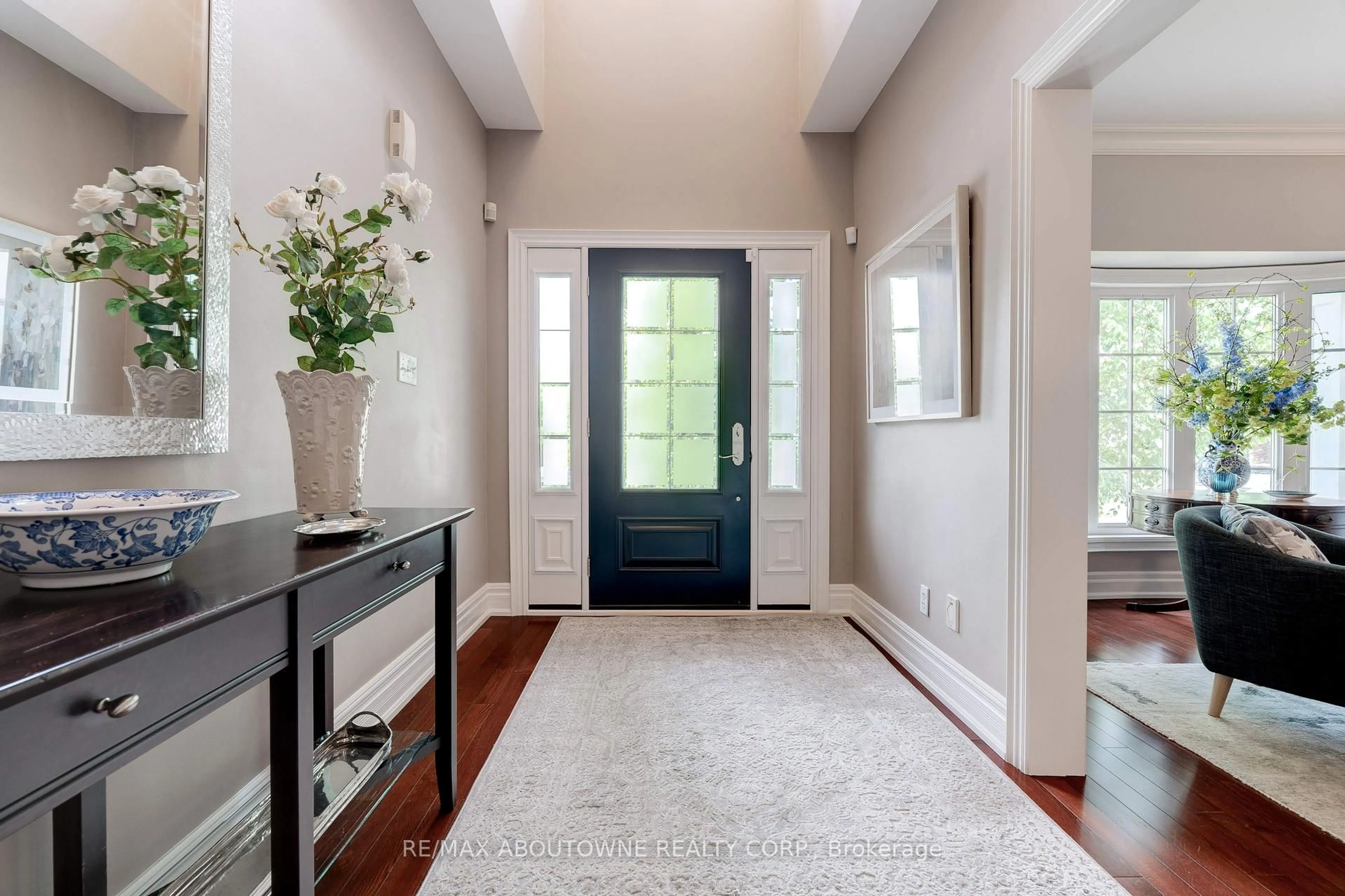 Indoor entryway for 1426 Creekwood Tr, Oakville Ontario L6H 6E6