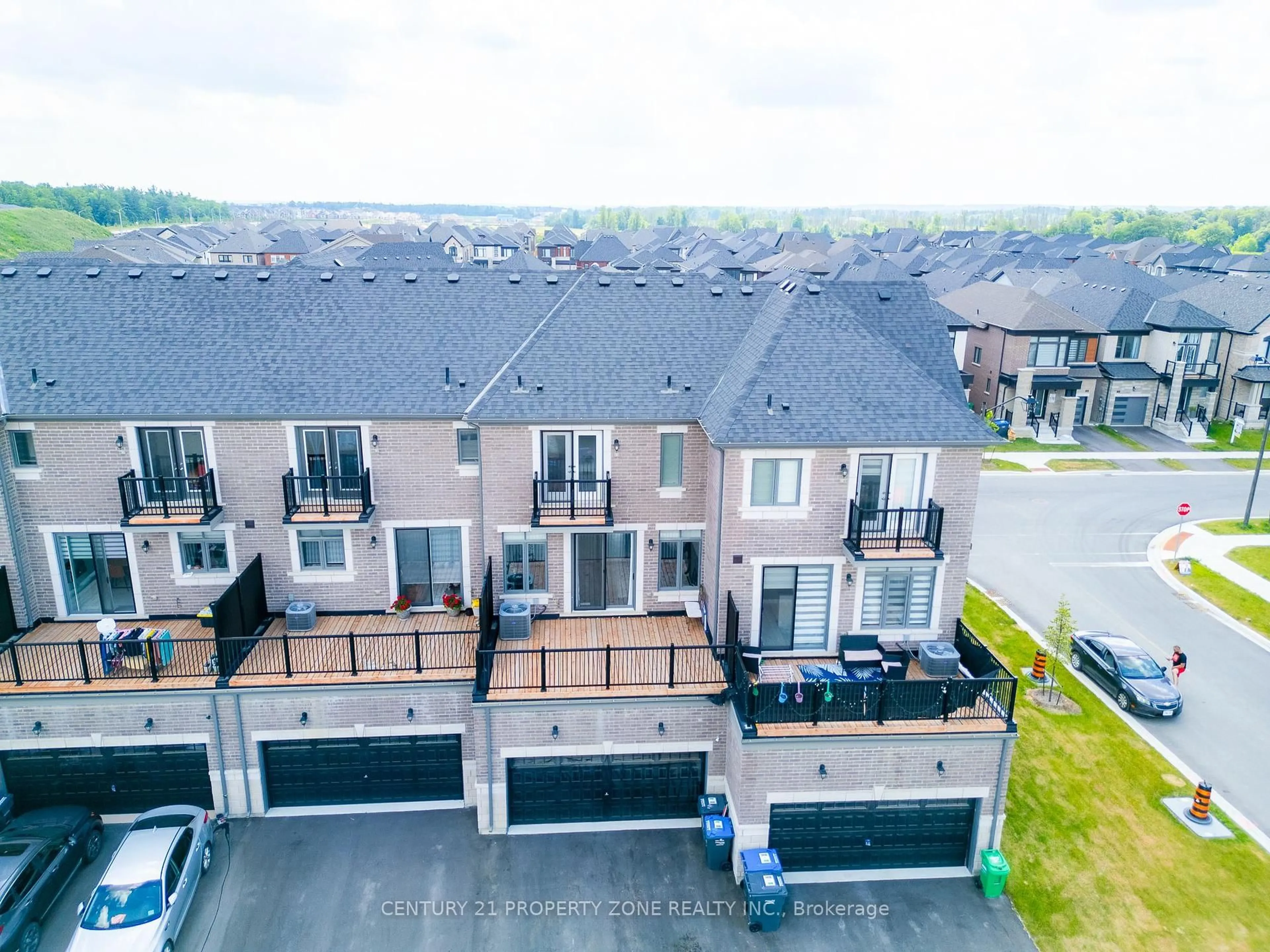 A pic from outside/outdoor area/front of a property/back of a property/a pic from drone, city buildings view from balcony for 43 Camino Real Dr, Caledon Ontario L7C 1Z9