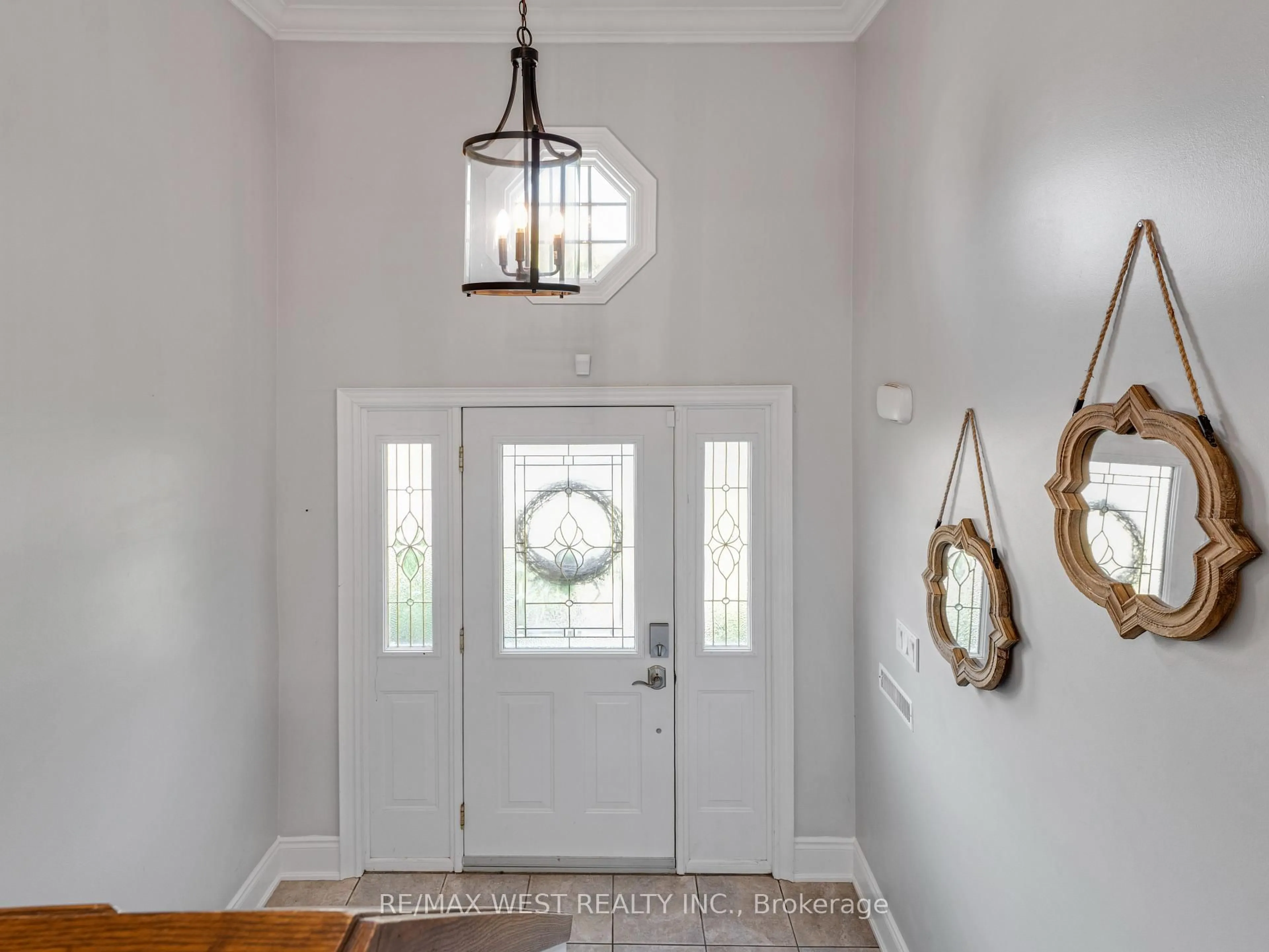 Indoor entryway for 149 Ellwood Dr, Caledon Ontario L7E 4W5