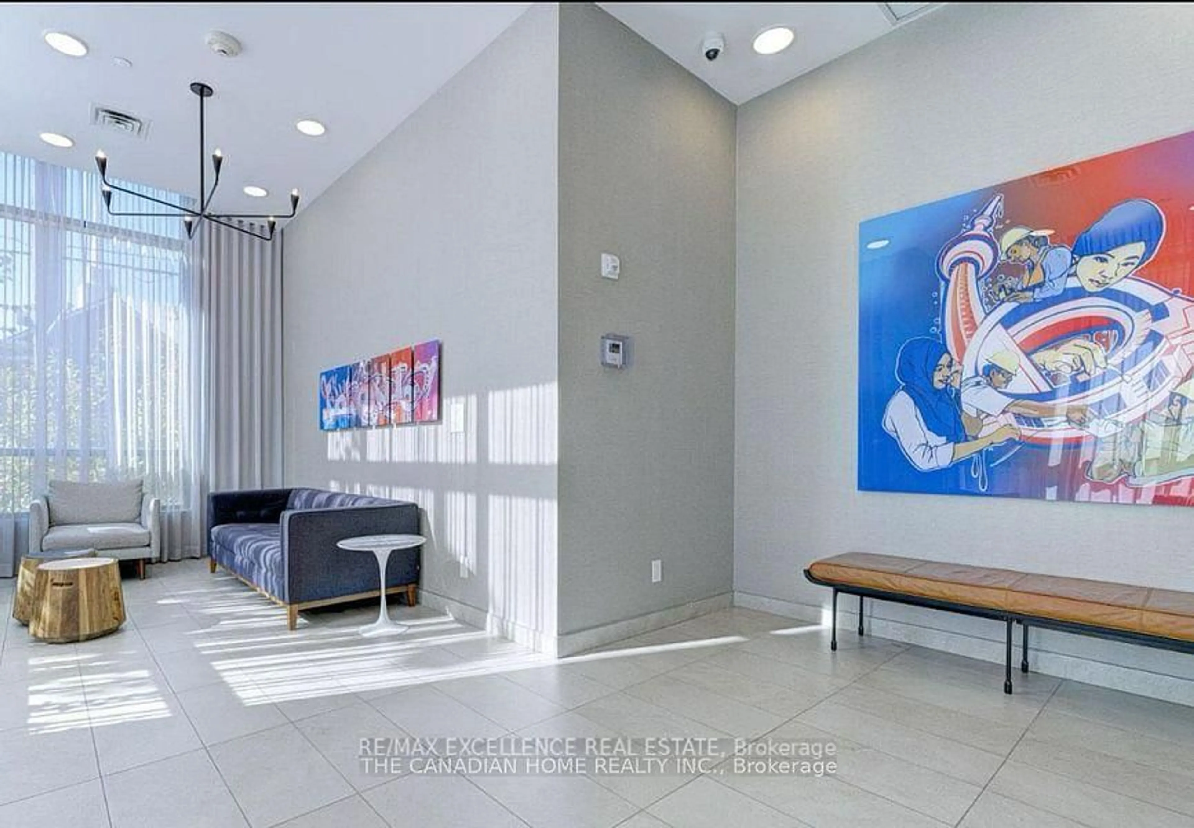 Indoor foyer for 160 Canon Jackson Dr #401, Toronto Ontario M6M 0B6
