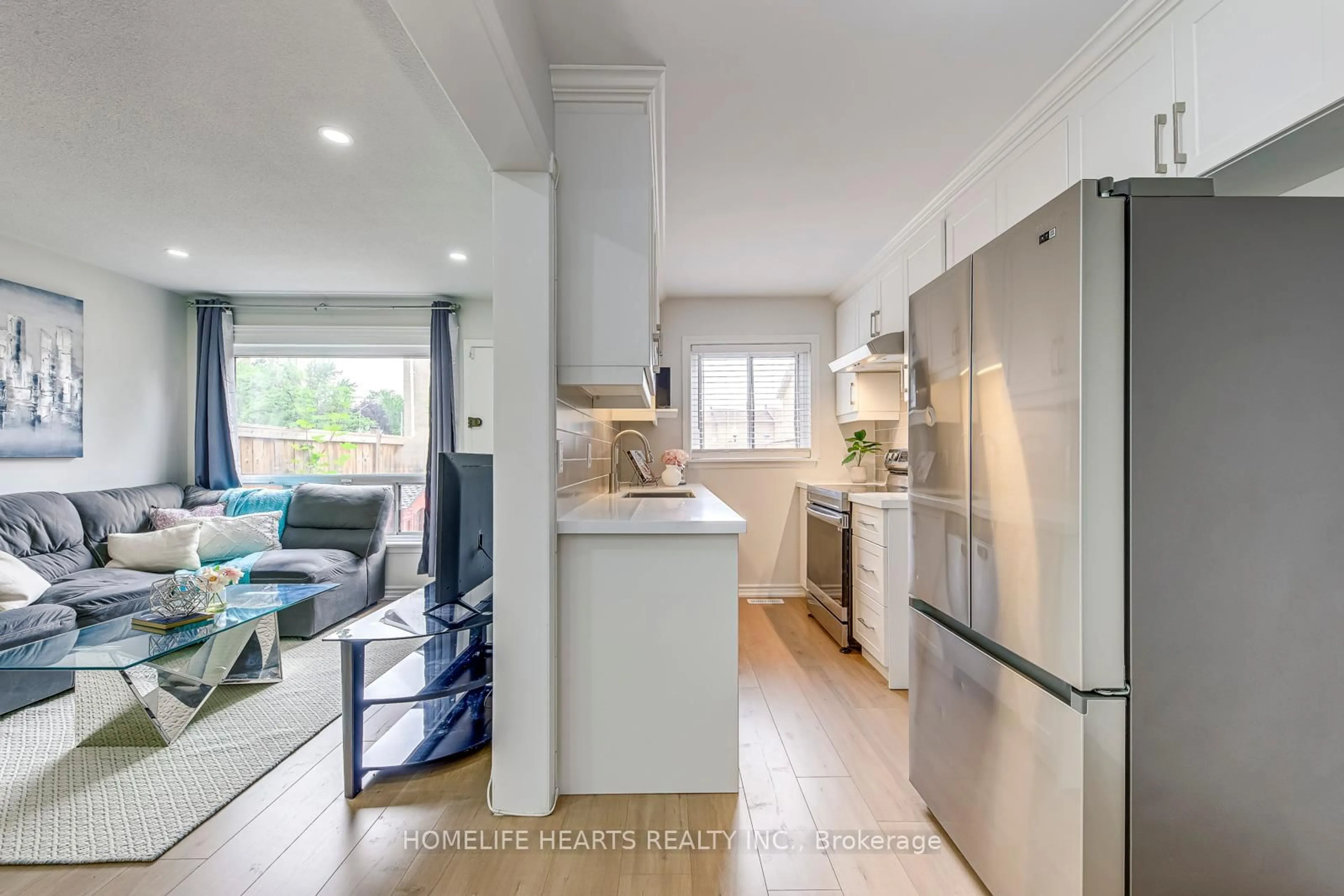 Open concept kitchen, unknown for 14 Craigleigh Cres #14, Brampton Ontario L6T 2E3