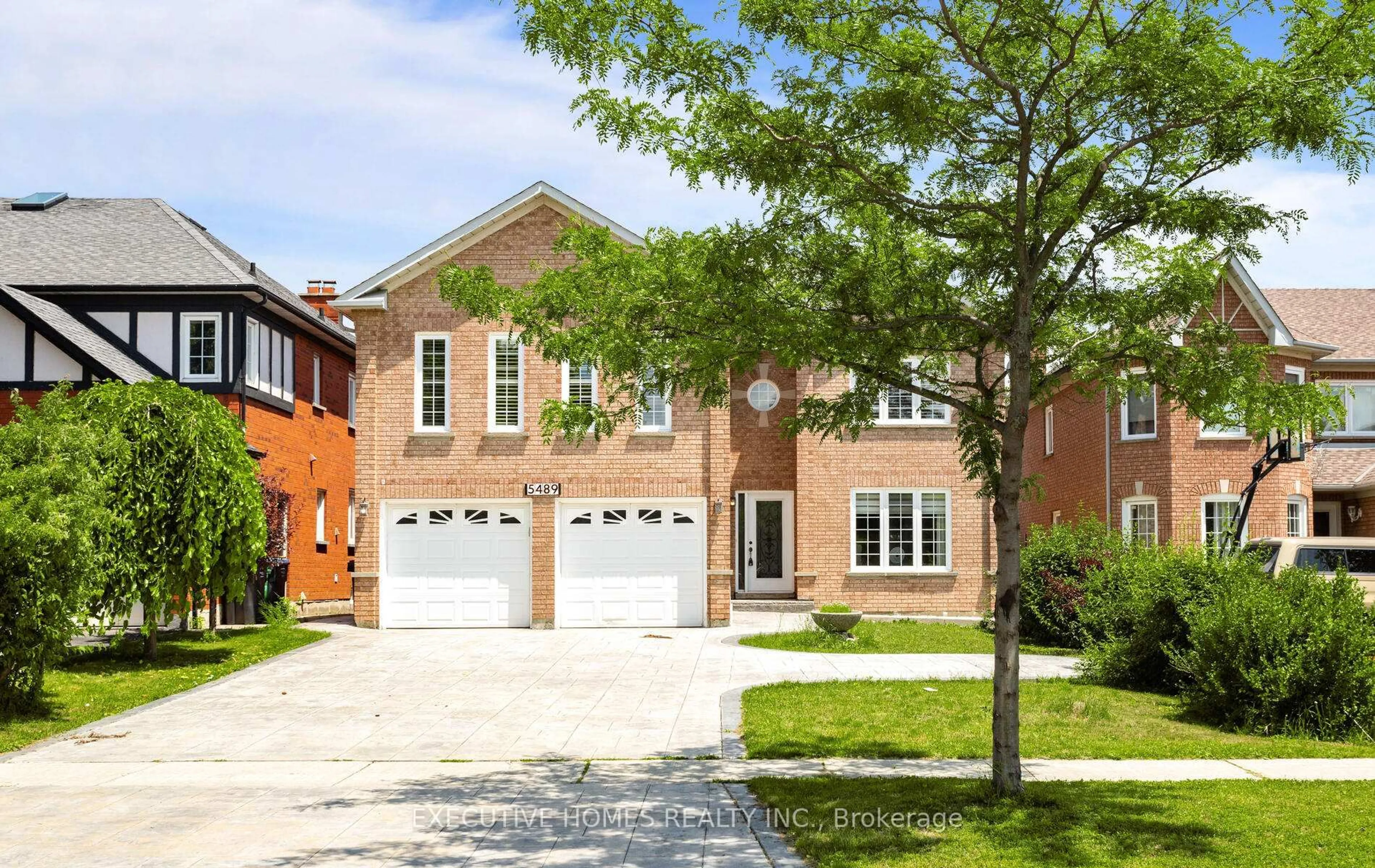 Home with brick exterior material, street for 5489 Glen Erin Dr, Mississauga Ontario L5M 5C8