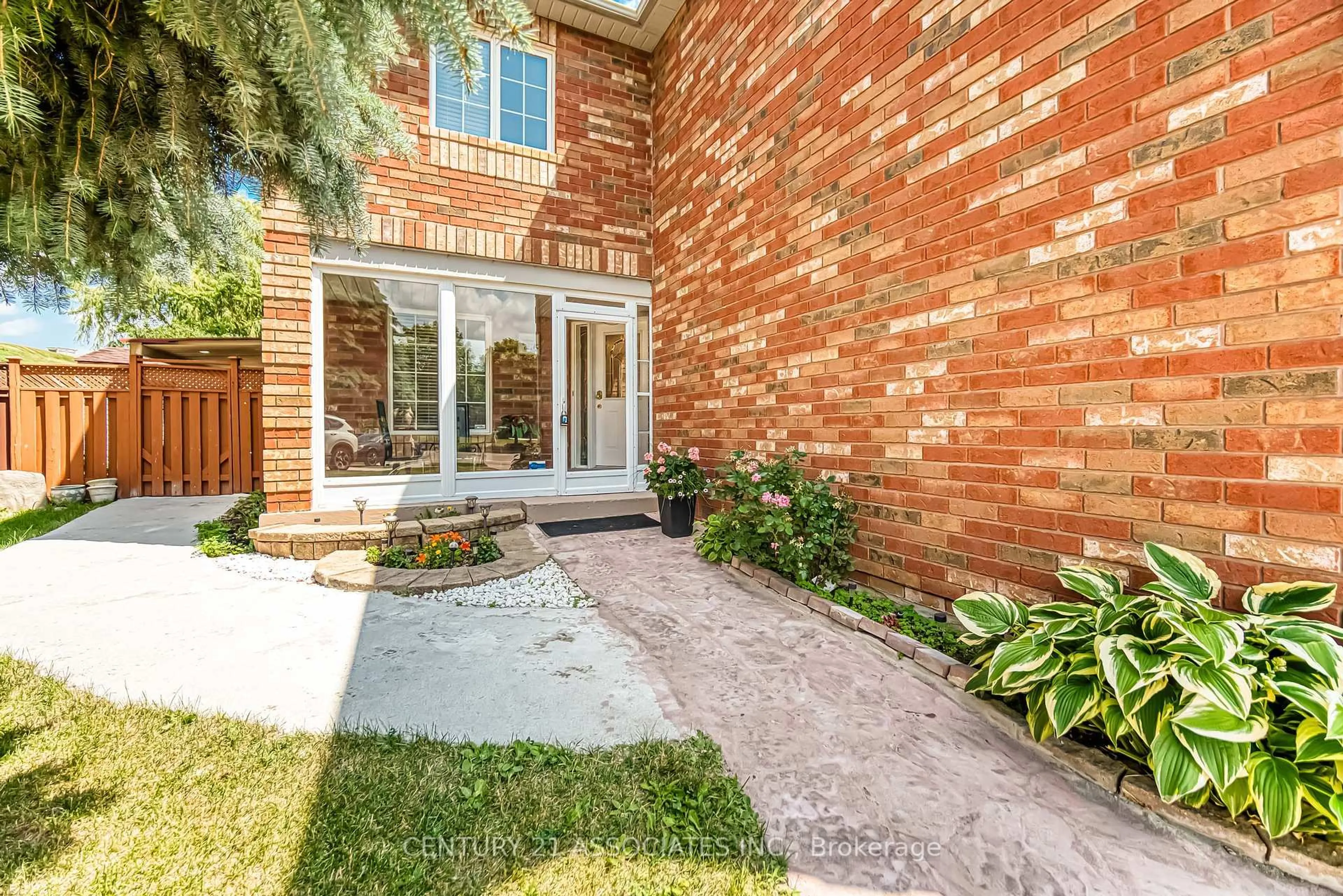Home with brick exterior material, street for 5785 Sidmouth St, Mississauga Ontario L5V 2K3