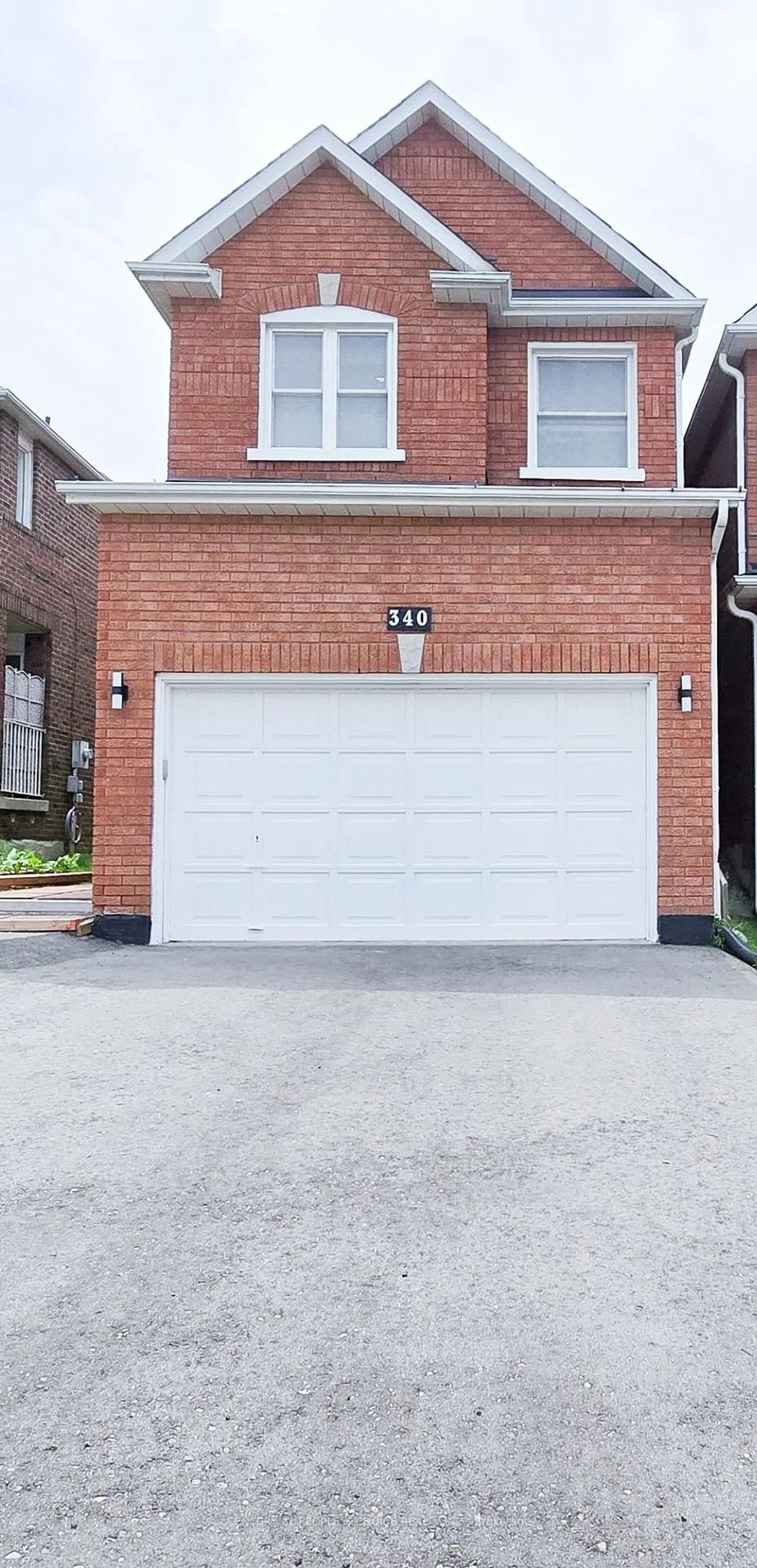Indoor garage for 340 Perry Rd, Orangeville Ontario L9W 4Z1