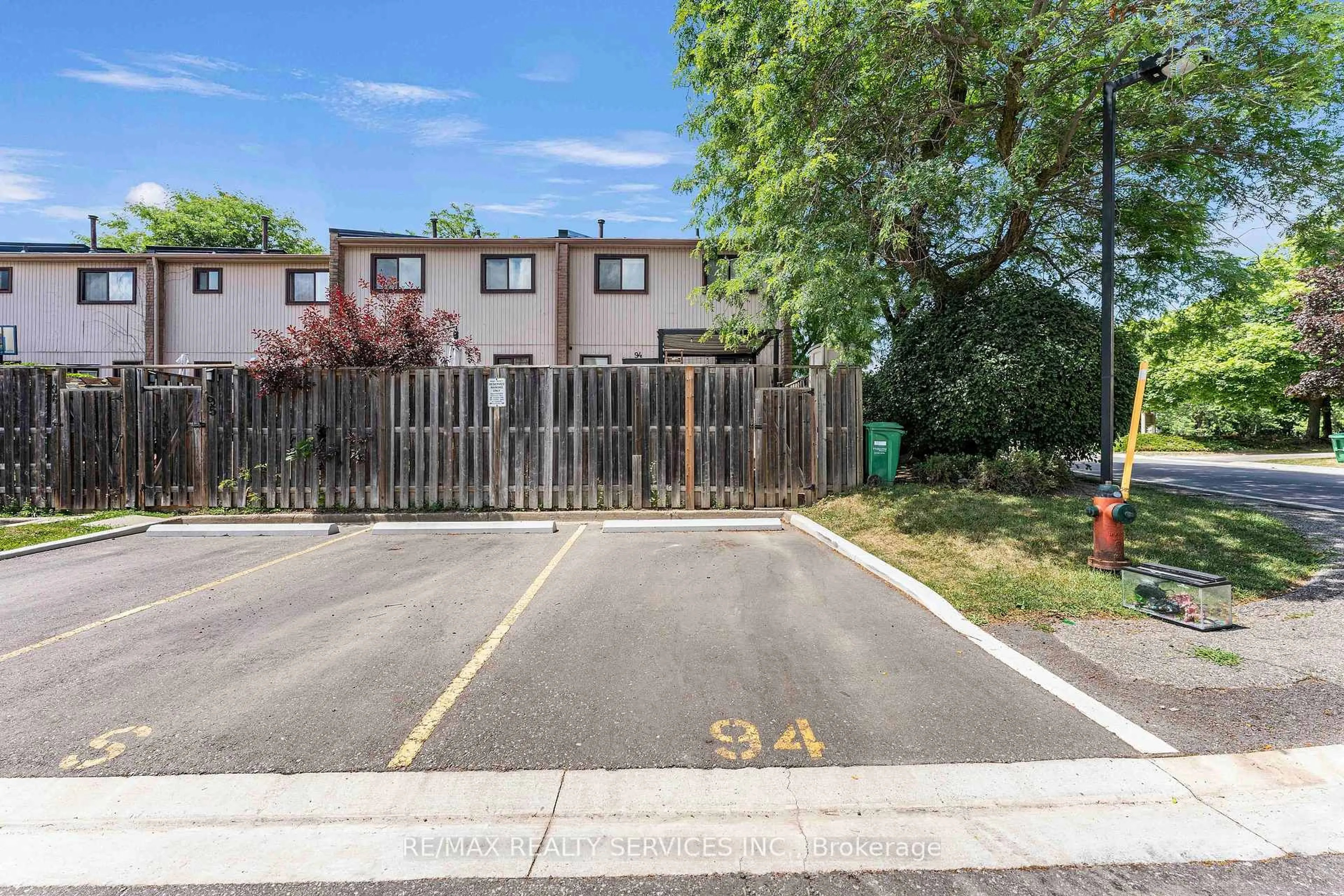 Unknown for 94 Guildford Cres #94, Brampton Ontario L6S 3K2