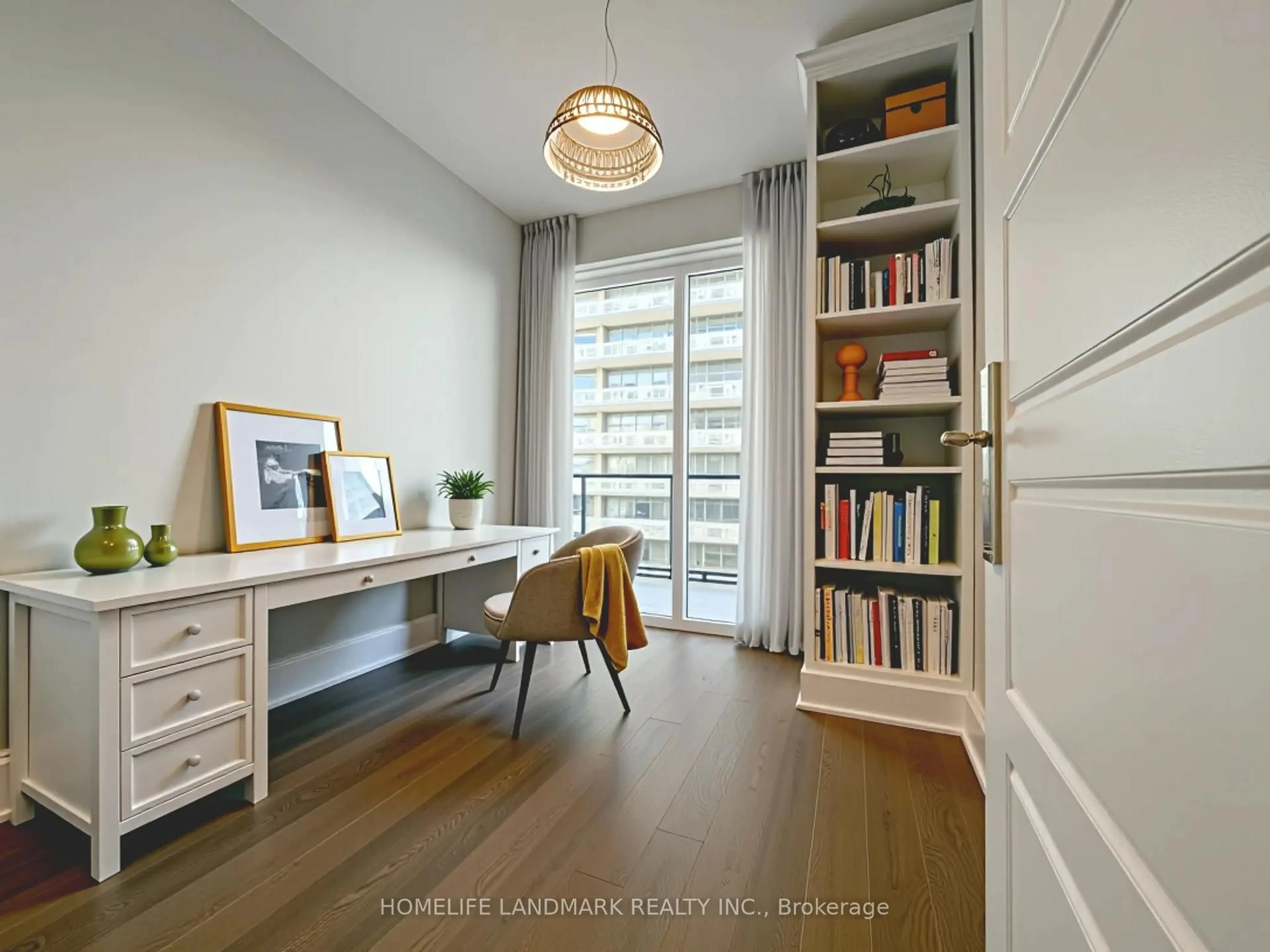 A pic of a room for 56 Annie Craig Dr #LPH05, Toronto Ontario M8V 0C8