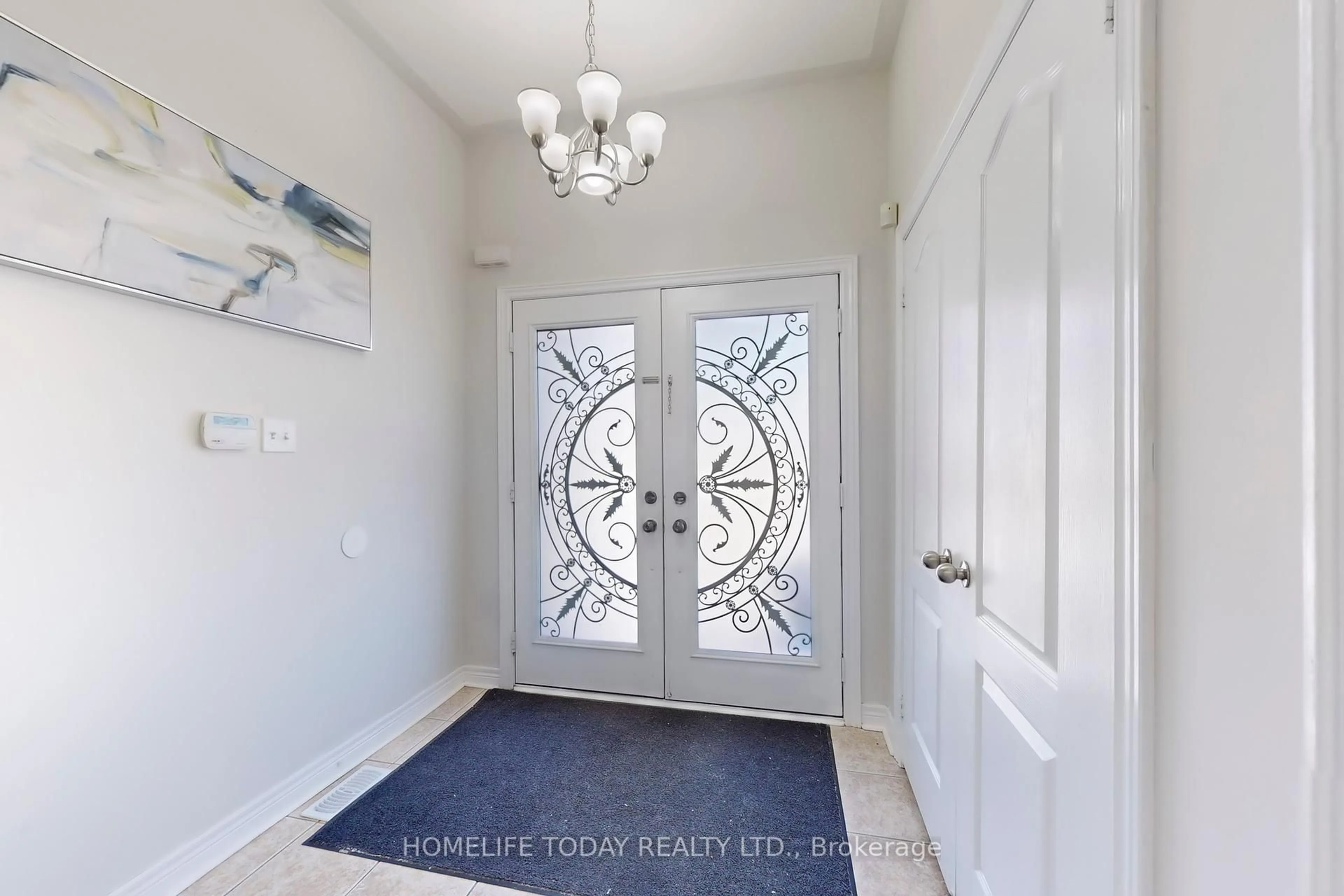 Indoor entryway for 40 Oblate Cres, Brampton Ontario L6Y 0L3