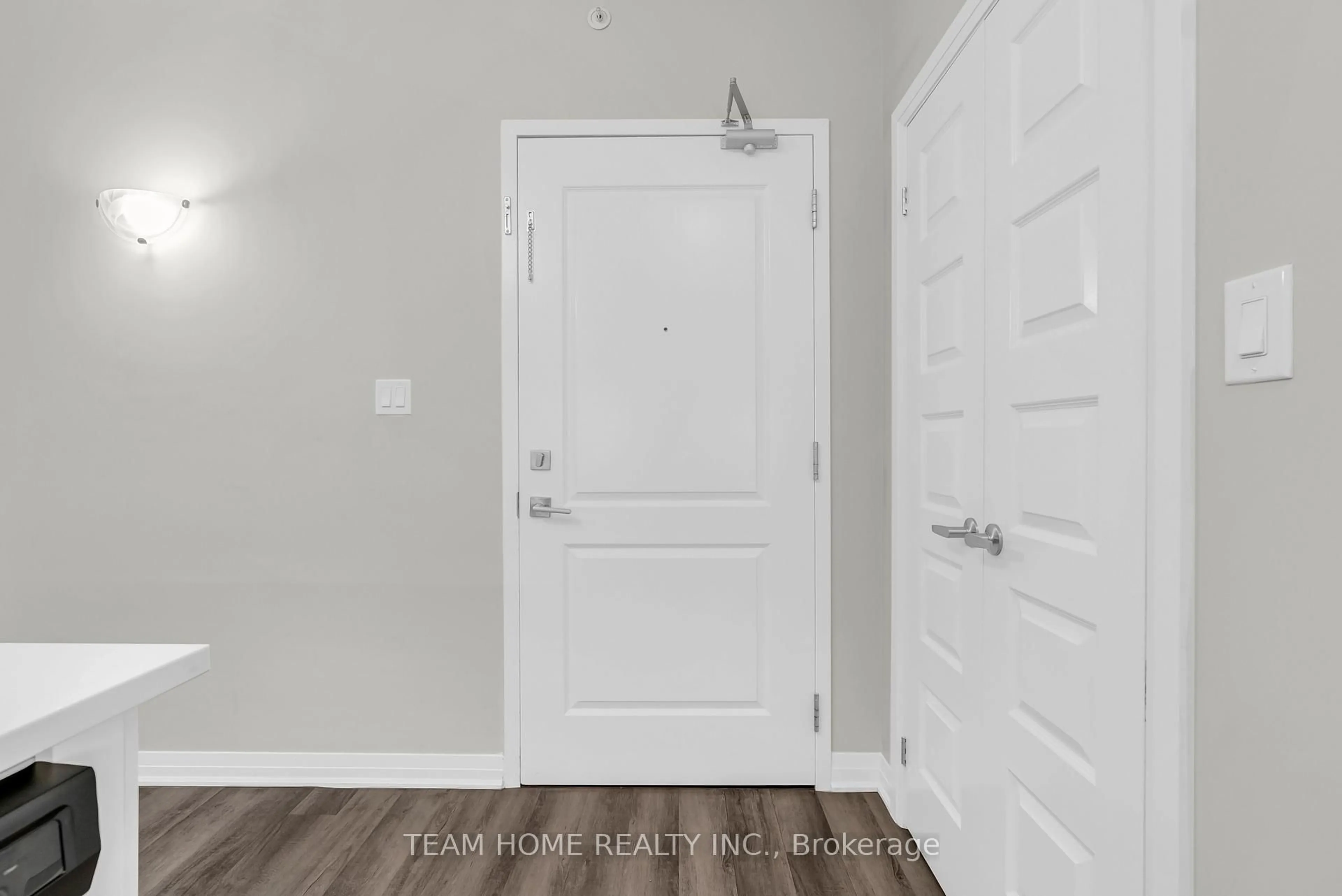 Indoor entryway for 610 Farmstead Dr #220, Milton Ontario L9T 8X5
