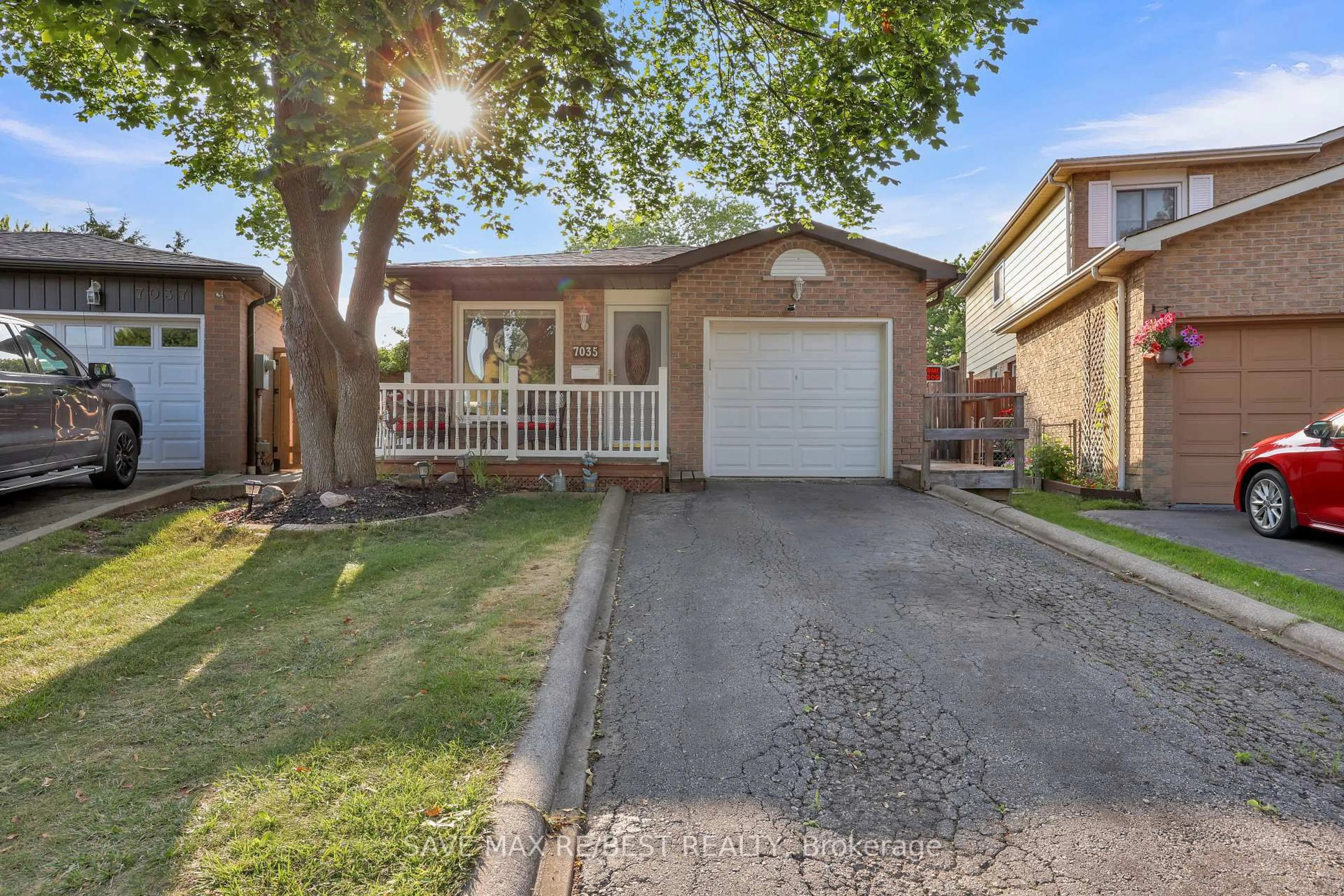 Unknown for 7035 Hickling Cres, Mississauga Ontario L5N 5A4