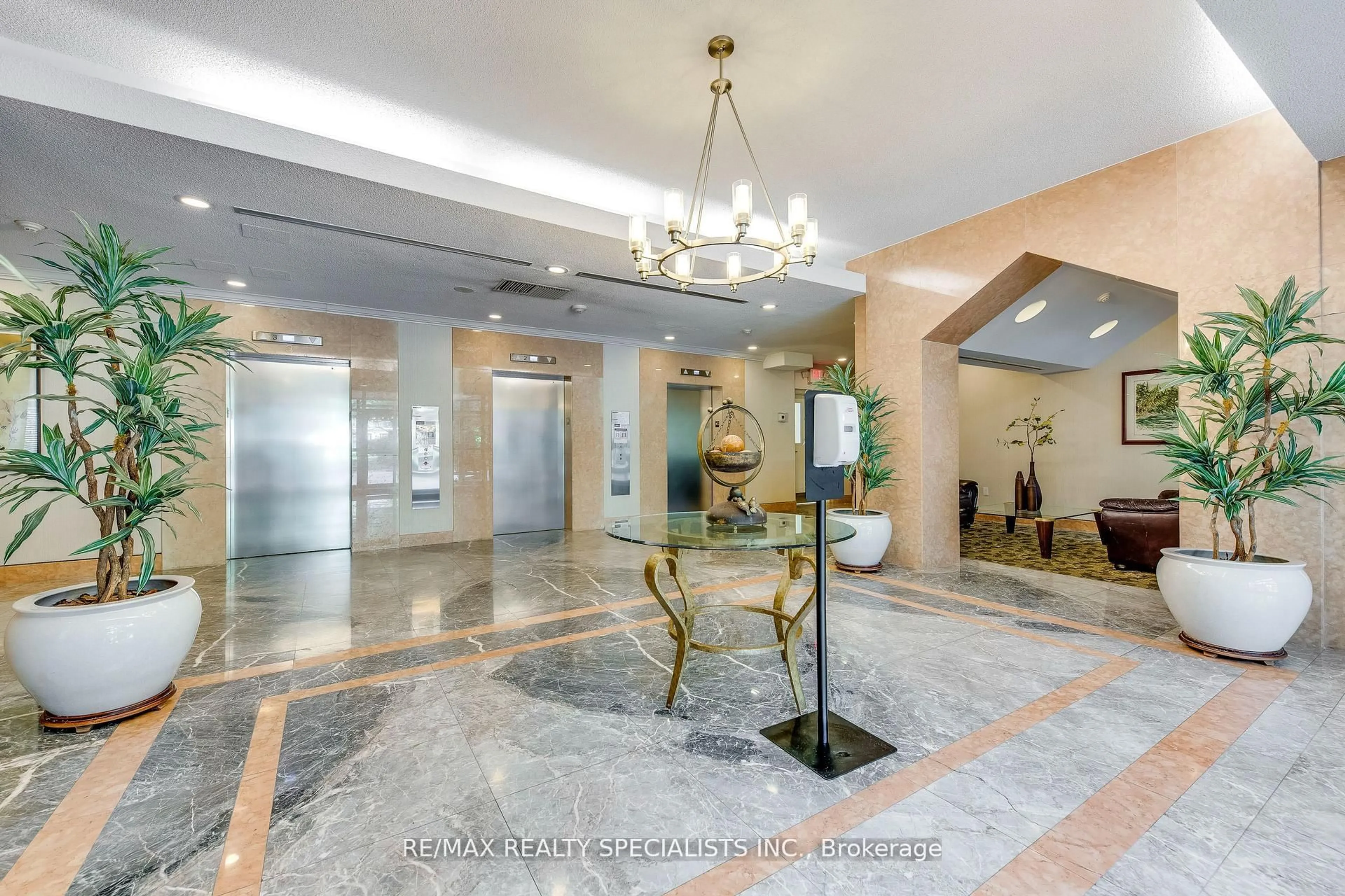 Lobby for 2177 Burnhamthorpe Rd #1112, Mississauga Ontario L5L 5P9