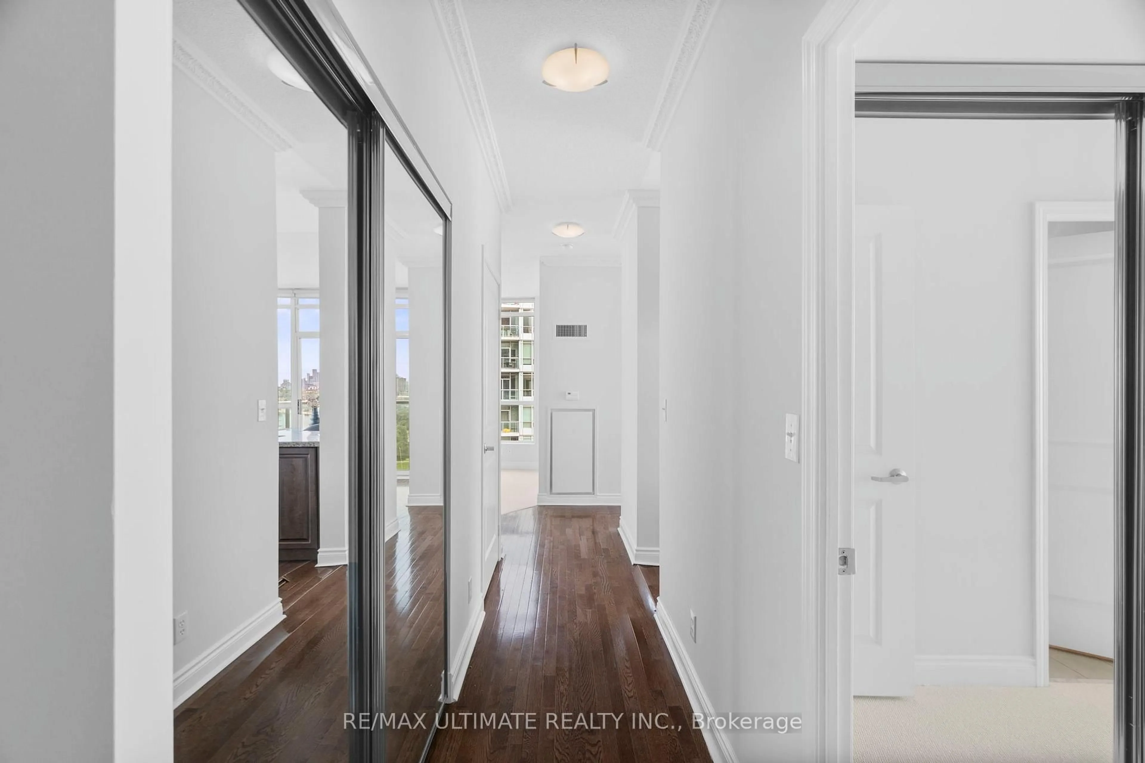 Indoor entryway for 1910 Lake Shore Blvd #1707, Toronto Ontario M6S 1A2