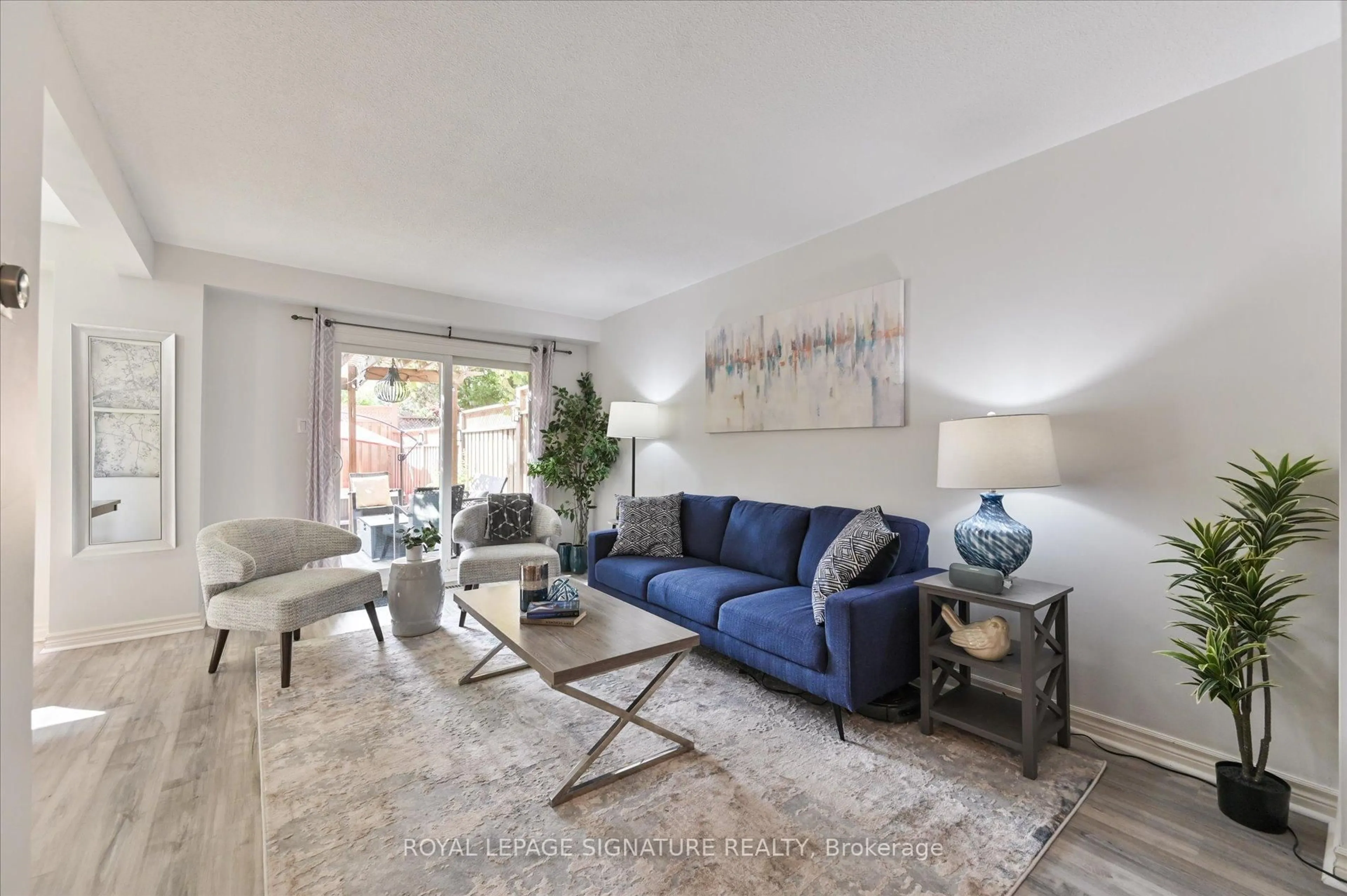 Living room with furniture, unknown for 2709 Romark Mews, Mississauga Ontario L5L 2Z4