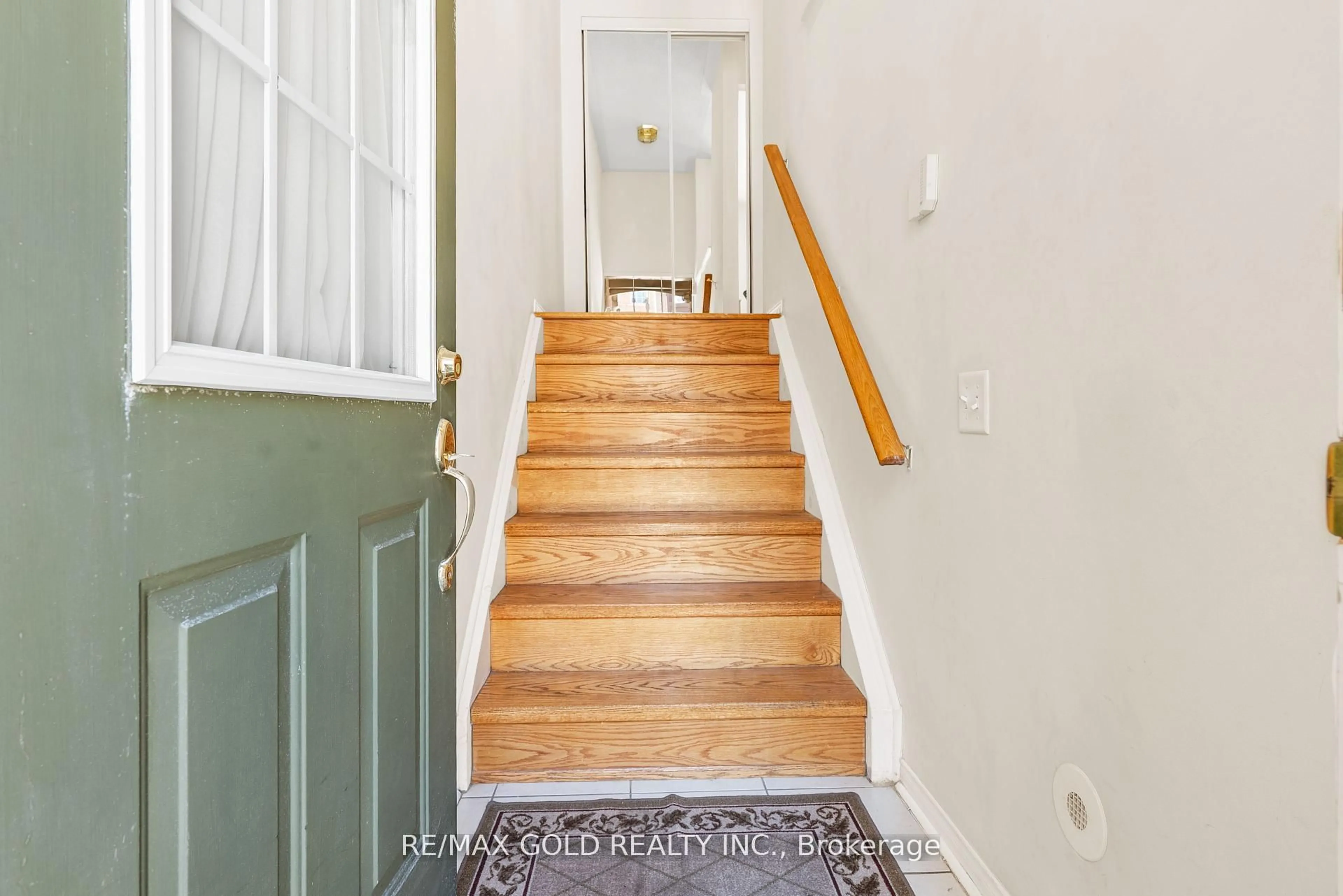 Indoor entryway for 50 Strathaven Dr #78, Mississauga Ontario L5R 4E7