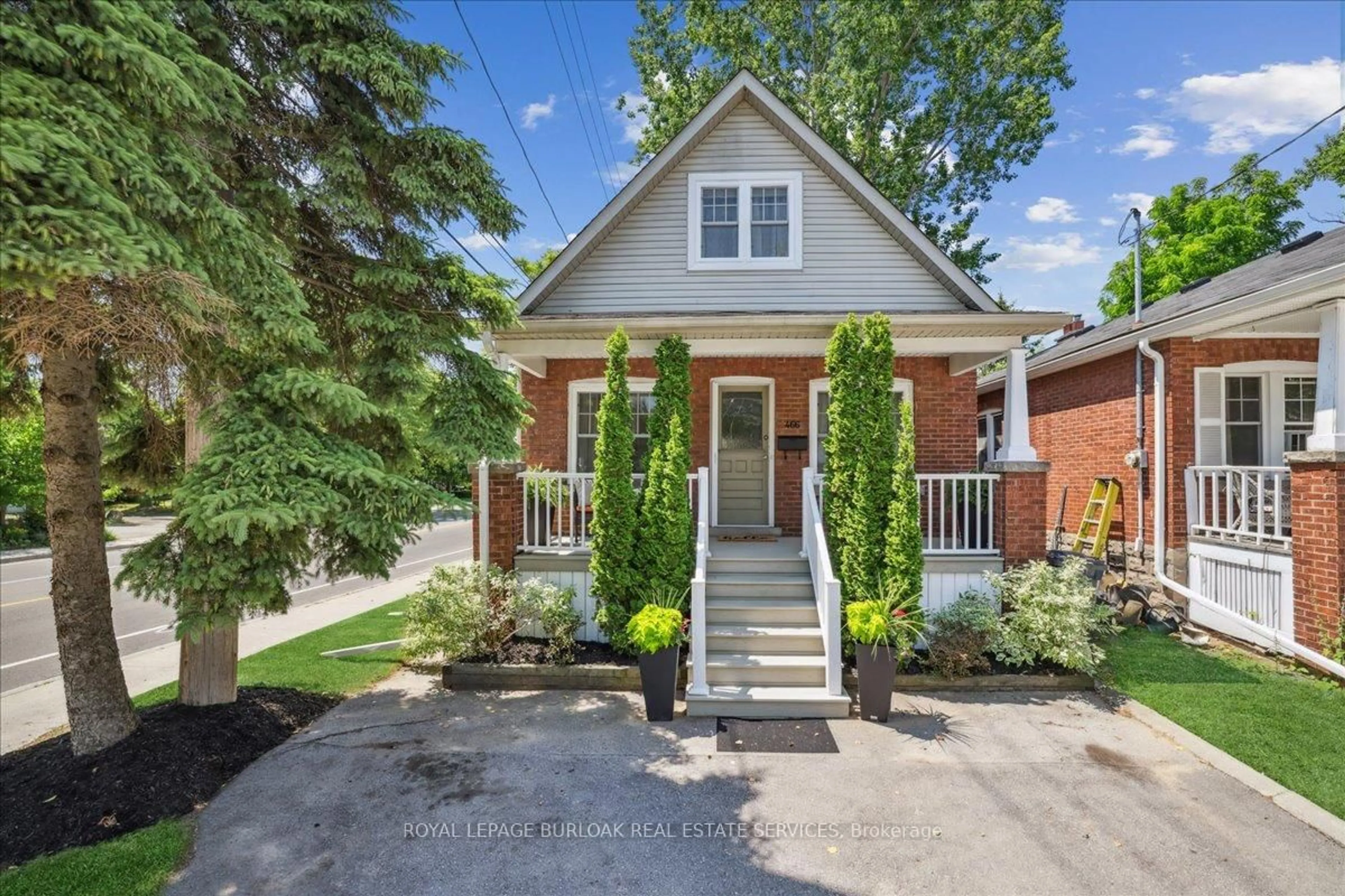 Home with brick exterior material, street for 466 Holtby Ave, Burlington Ontario L7R 2R3