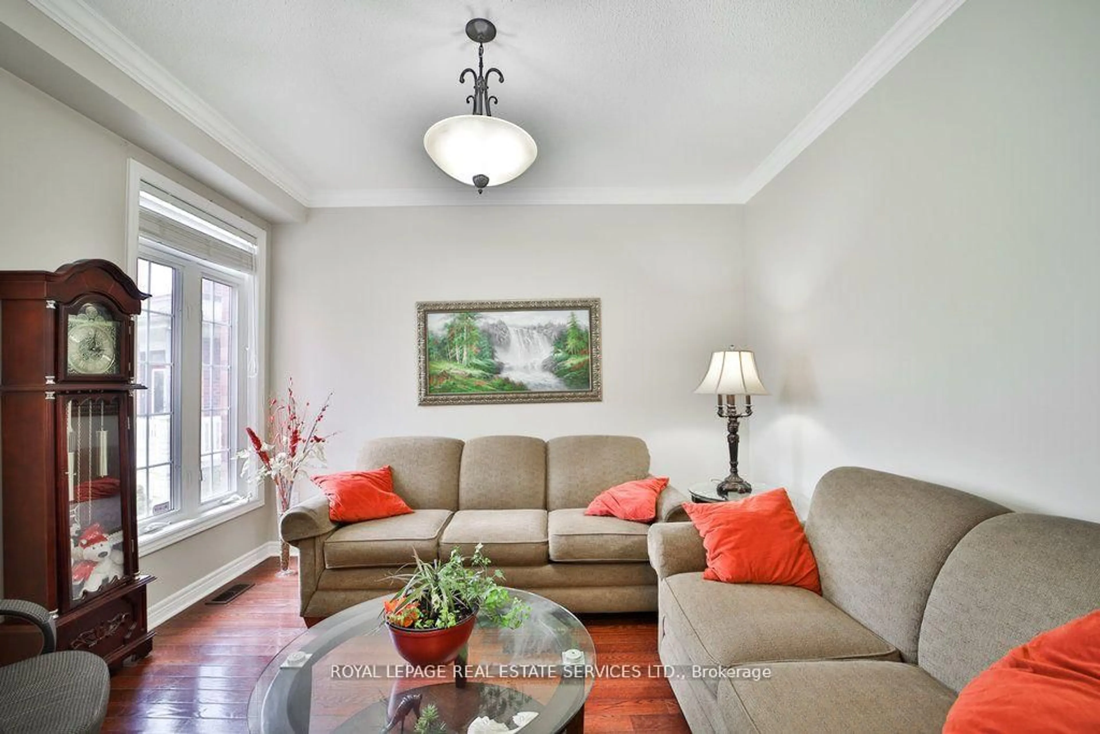 Living room with furniture, unknown for 44 Game Creek Cres, Brampton Ontario L7A 0K3