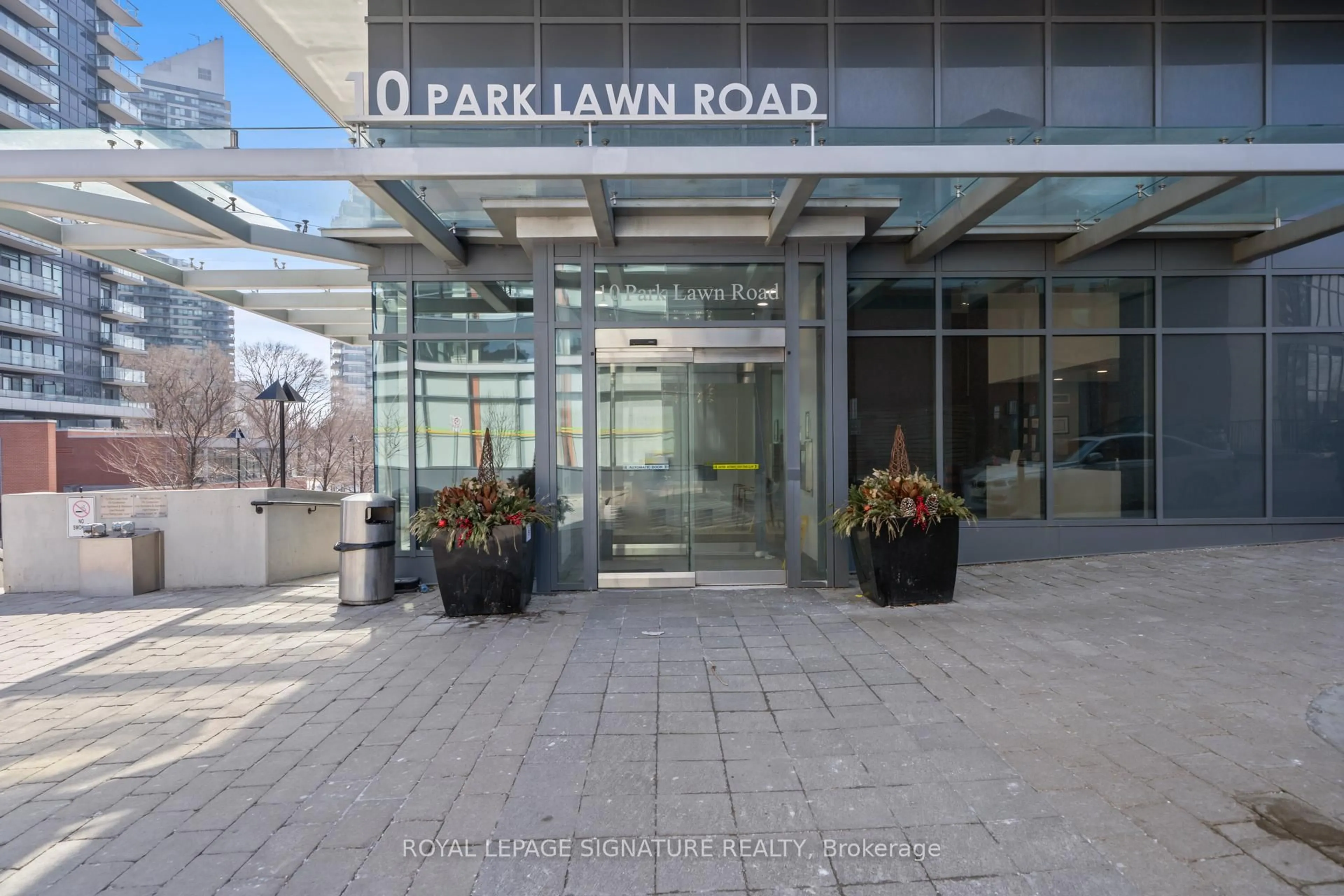Lobby for 10 Parklawn Rd #3109, Toronto Ontario M8V 0H9