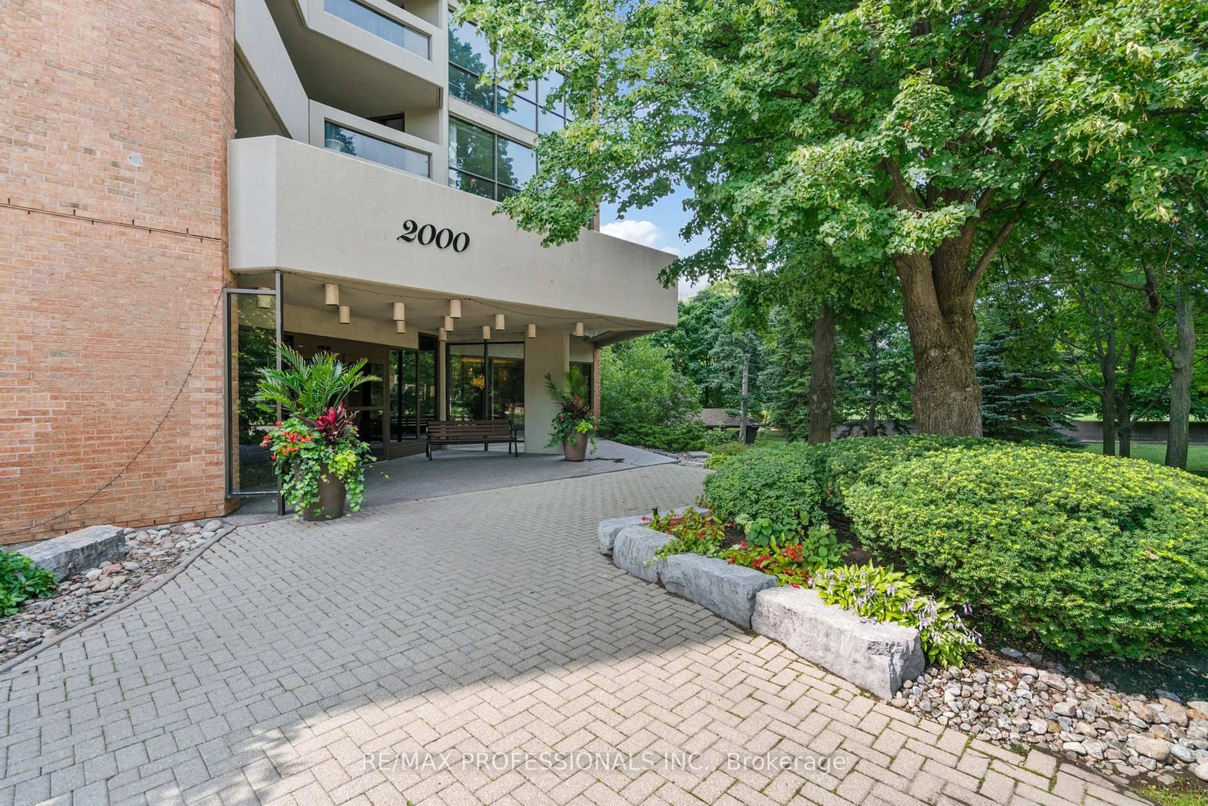 Unknown for 2000 Islington Ave #912, Toronto Ontario M9P 3S7