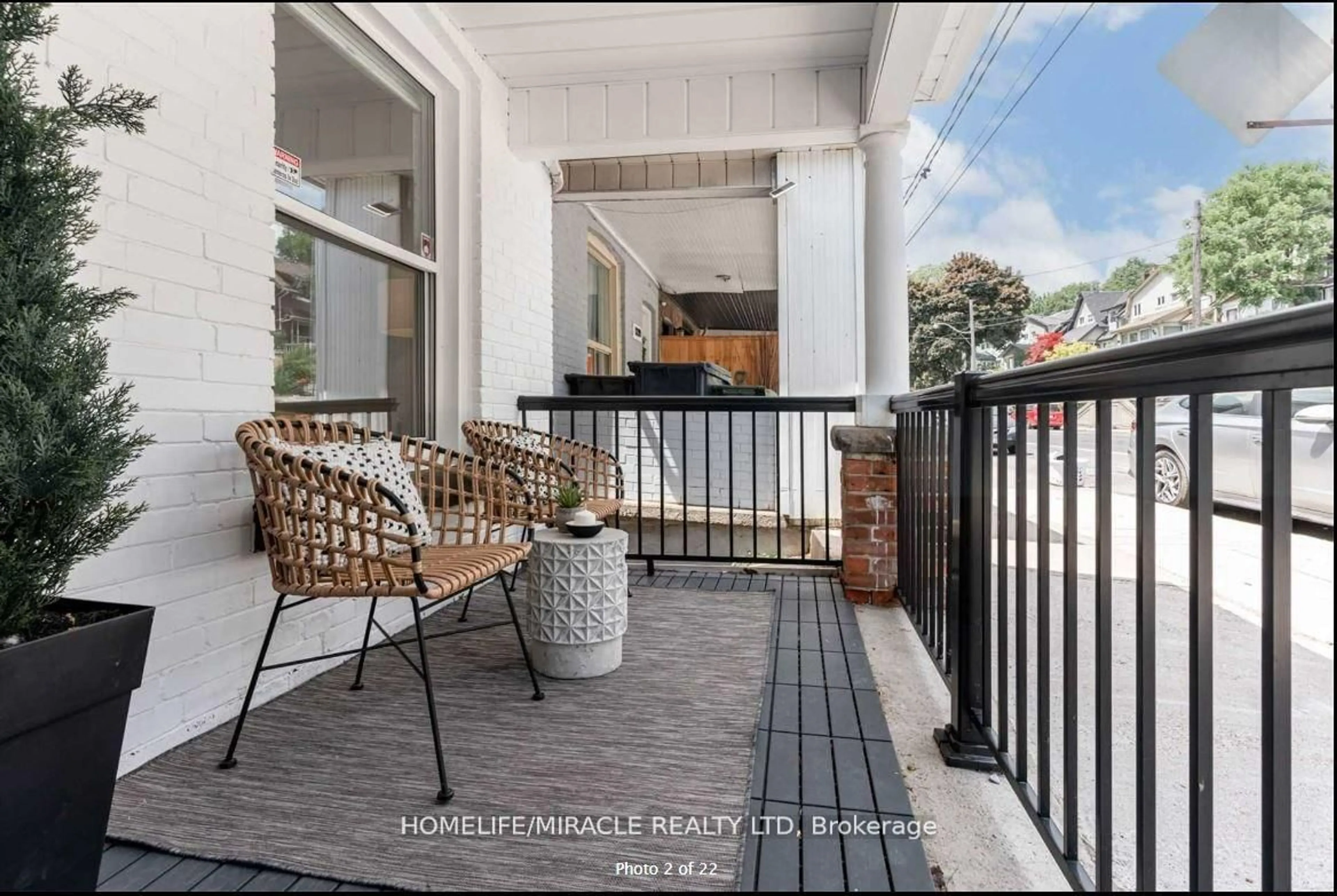 Patio, street for 1297 Davenport Rd, Toronto Ontario M6H 2H3