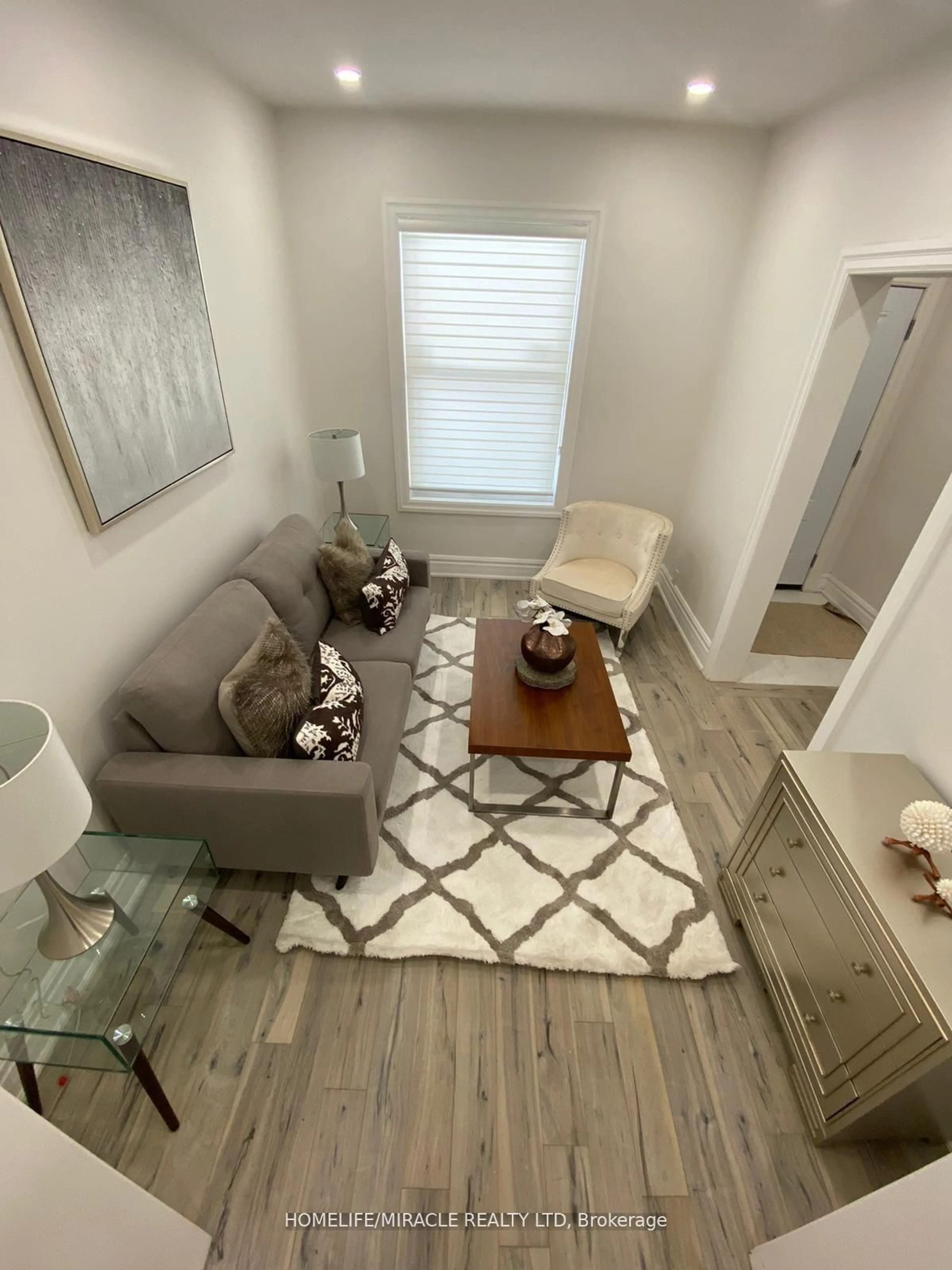 Living room with furniture, unknown for 1297 Davenport Rd, Toronto Ontario M6H 2H3
