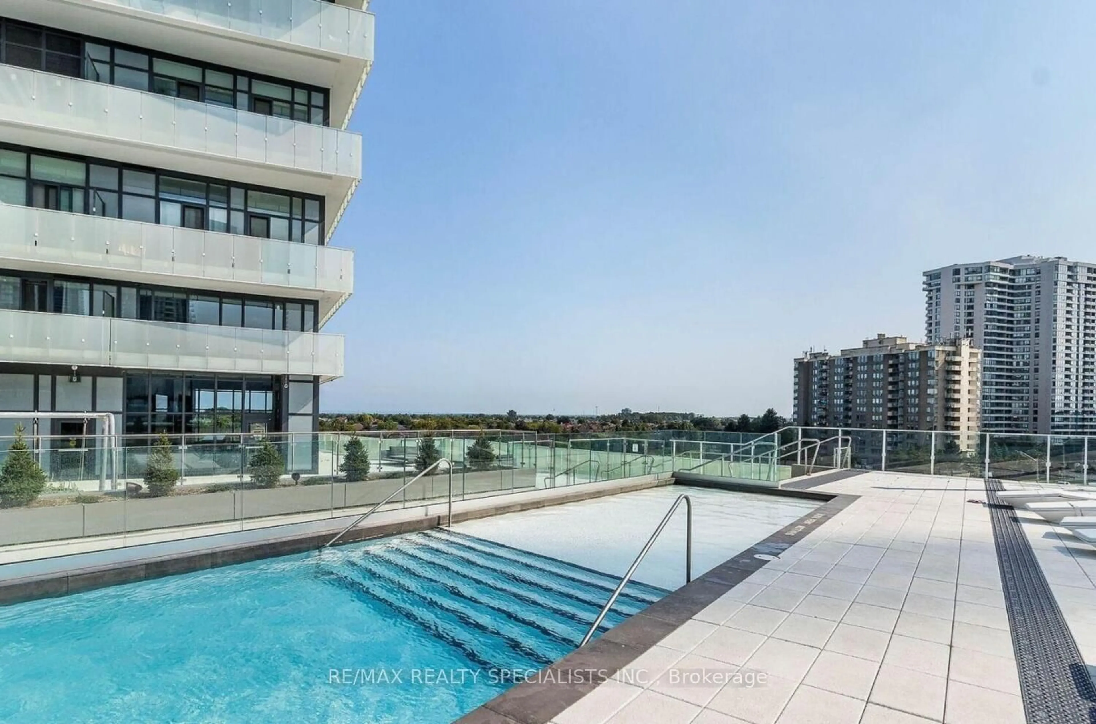 Pool for 3900 CONFEDERATION Pkwy #3401, Mississauga Ontario L5B 0M3