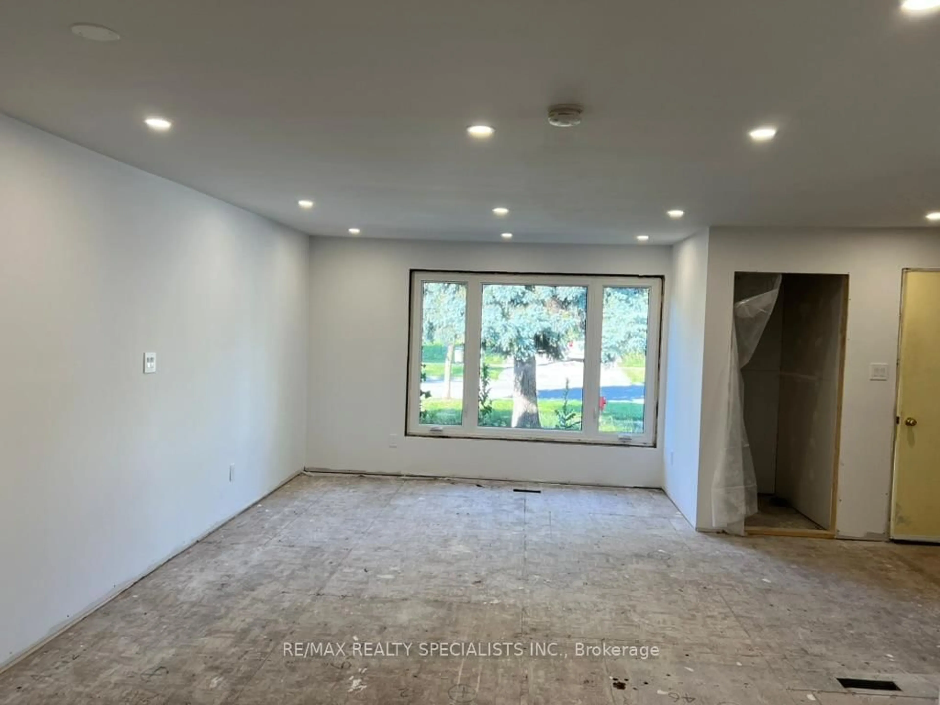 A pic of a room for 87 Bonham Blvd, Mississauga Ontario L5M 1C8