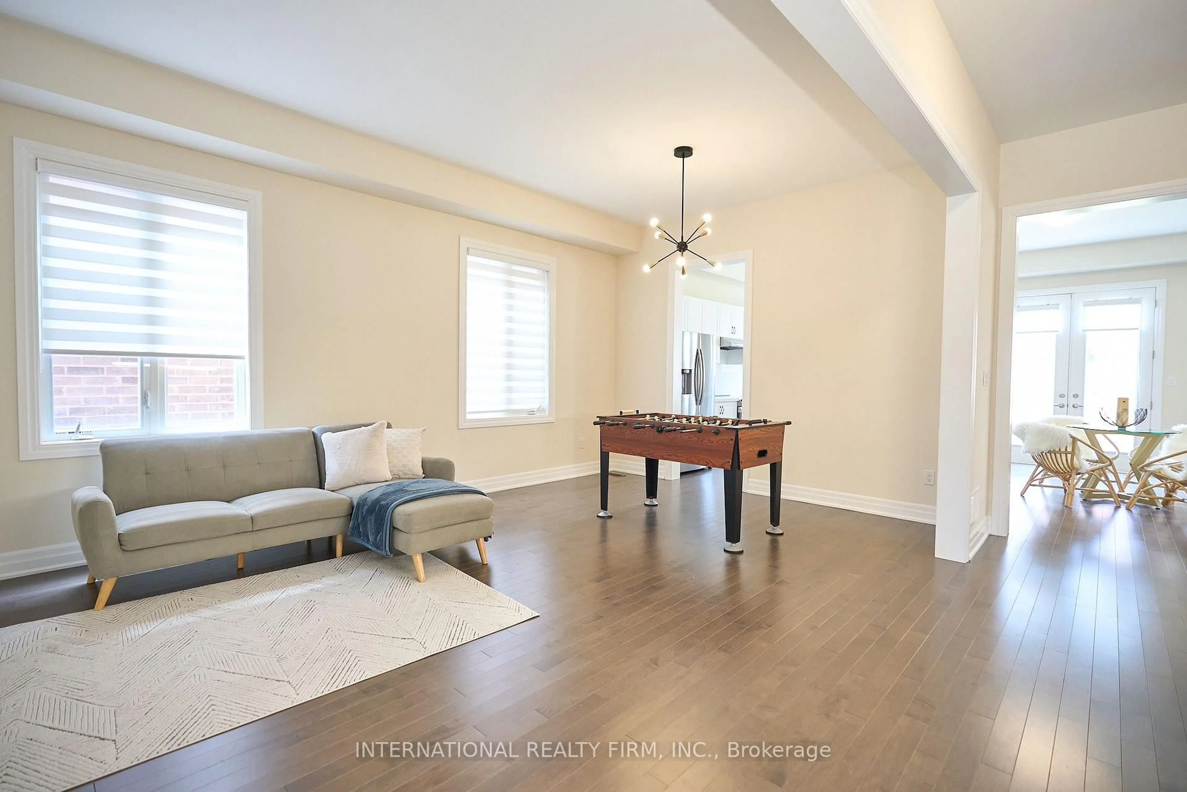 Living room with furniture, unknown for 63 Merlin St, Oakville Ontario L6H 0Z4