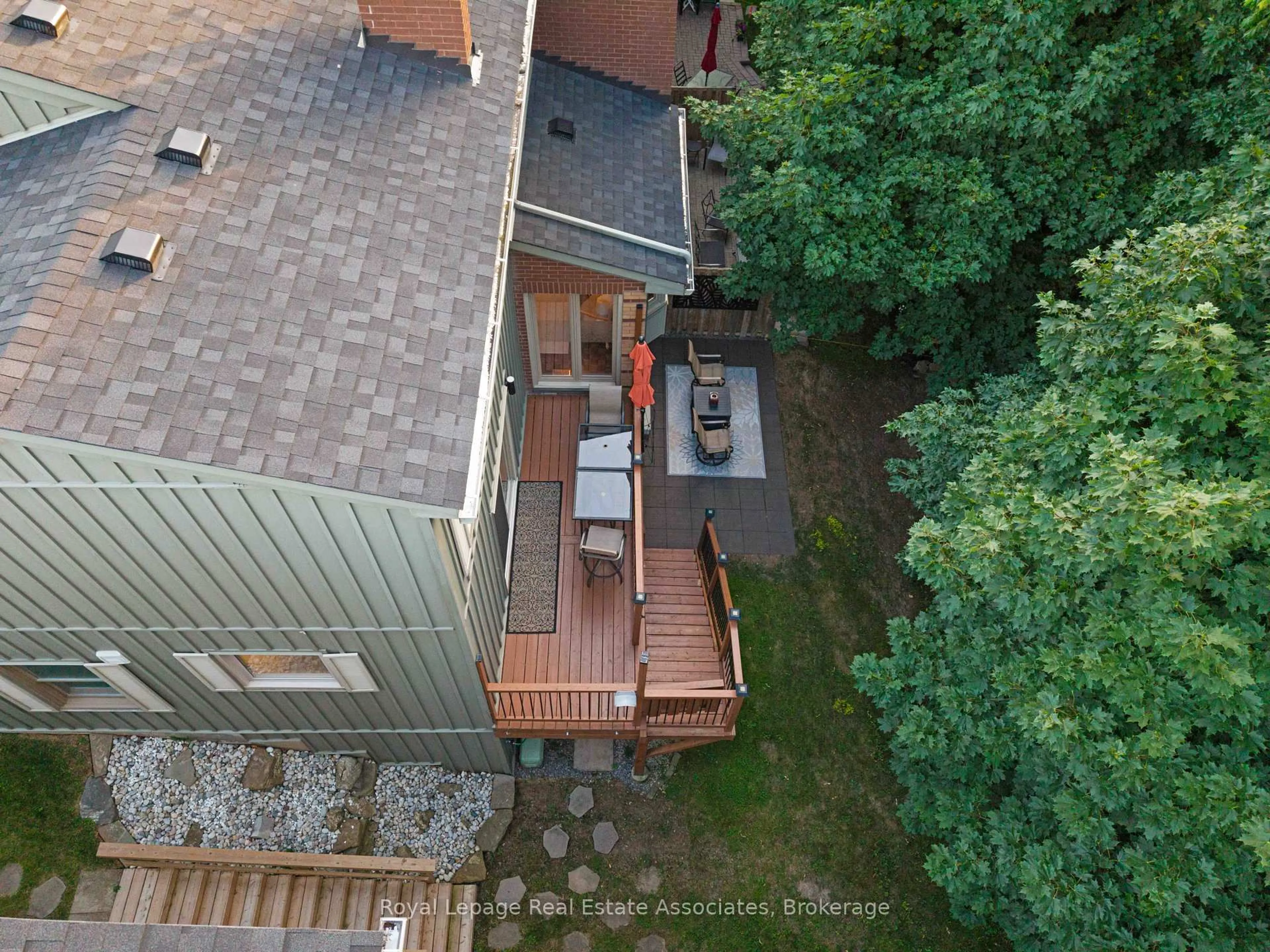 A pic from outside/outdoor area/front of a property/back of a property/a pic from drone, city buildings view from balcony for 3265 South Millway #30, Mississauga Ontario L5L 2R3