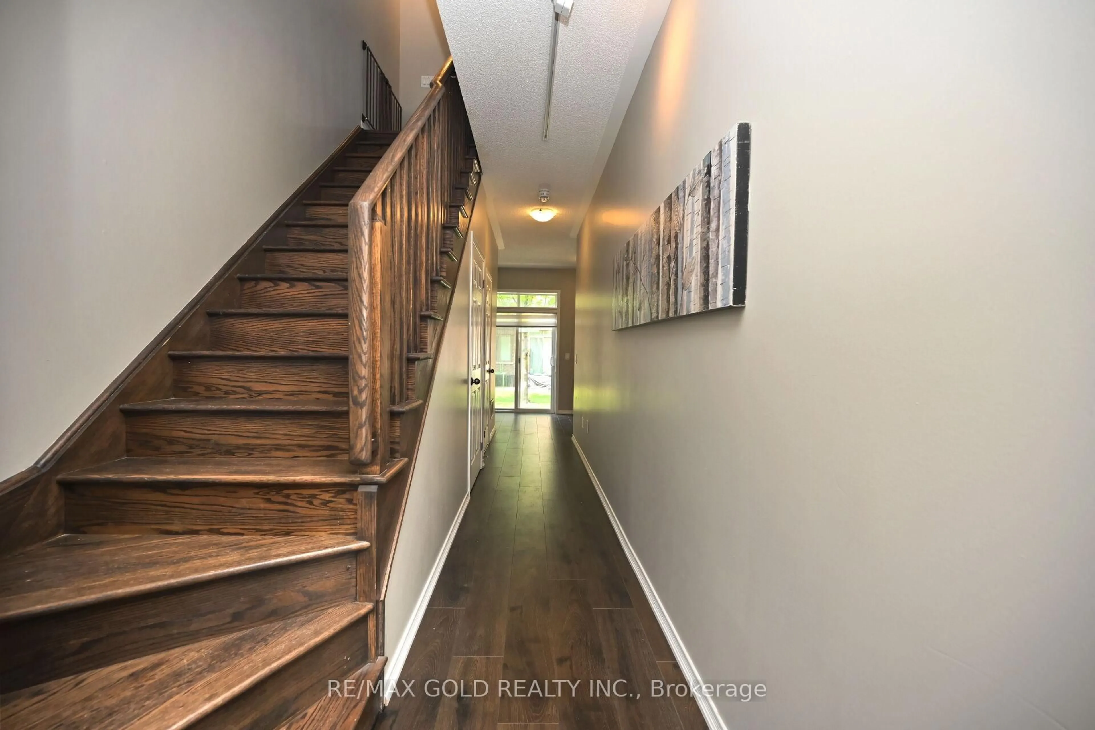 Indoor entryway for 436 Ladycroft Terr #40, Mississauga Ontario L5A 0A7