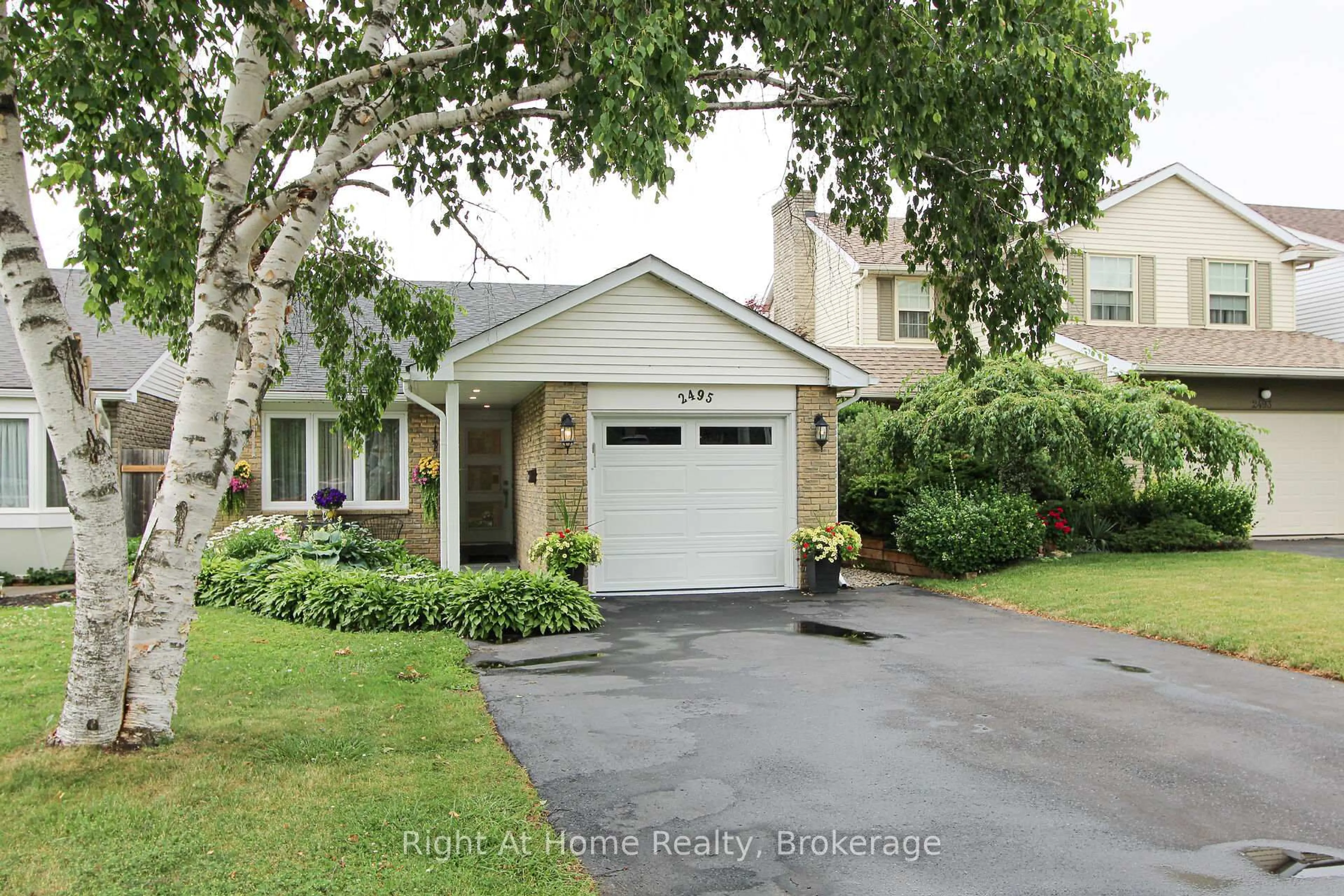 Unknown for 2495 Snowhill Crt, Burlington Ontario L7M 1Y3