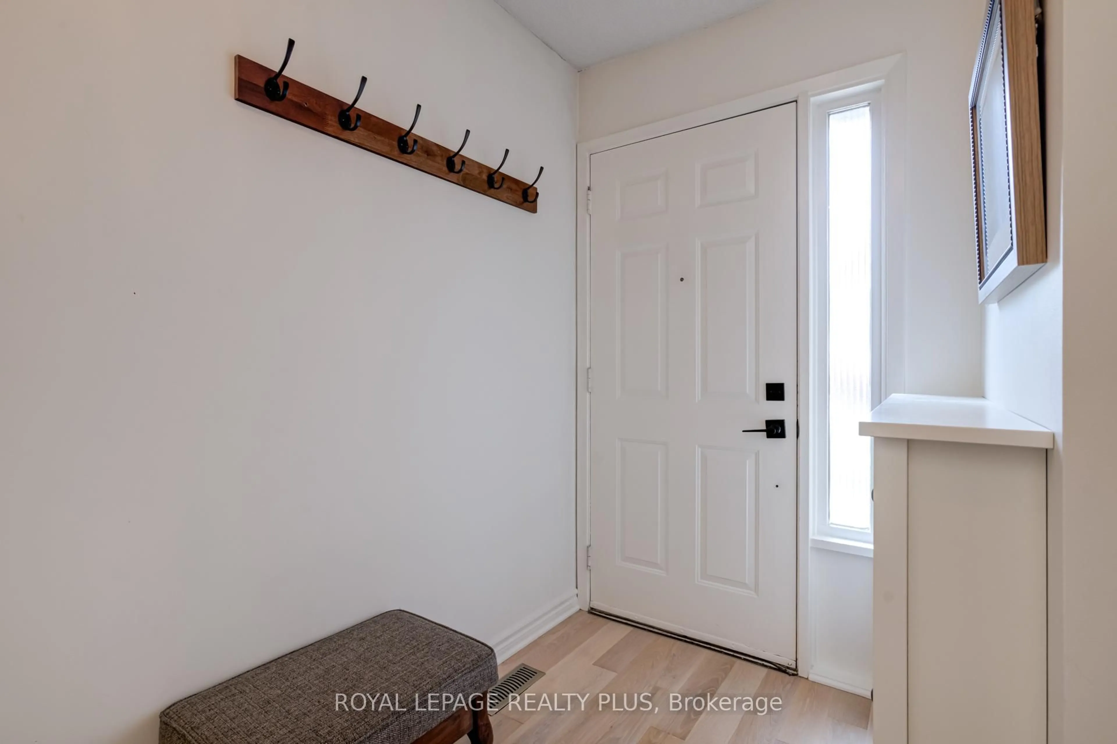 Indoor entryway for 3079 Fifth Line #68, Mississauga Ontario L5L 3T1