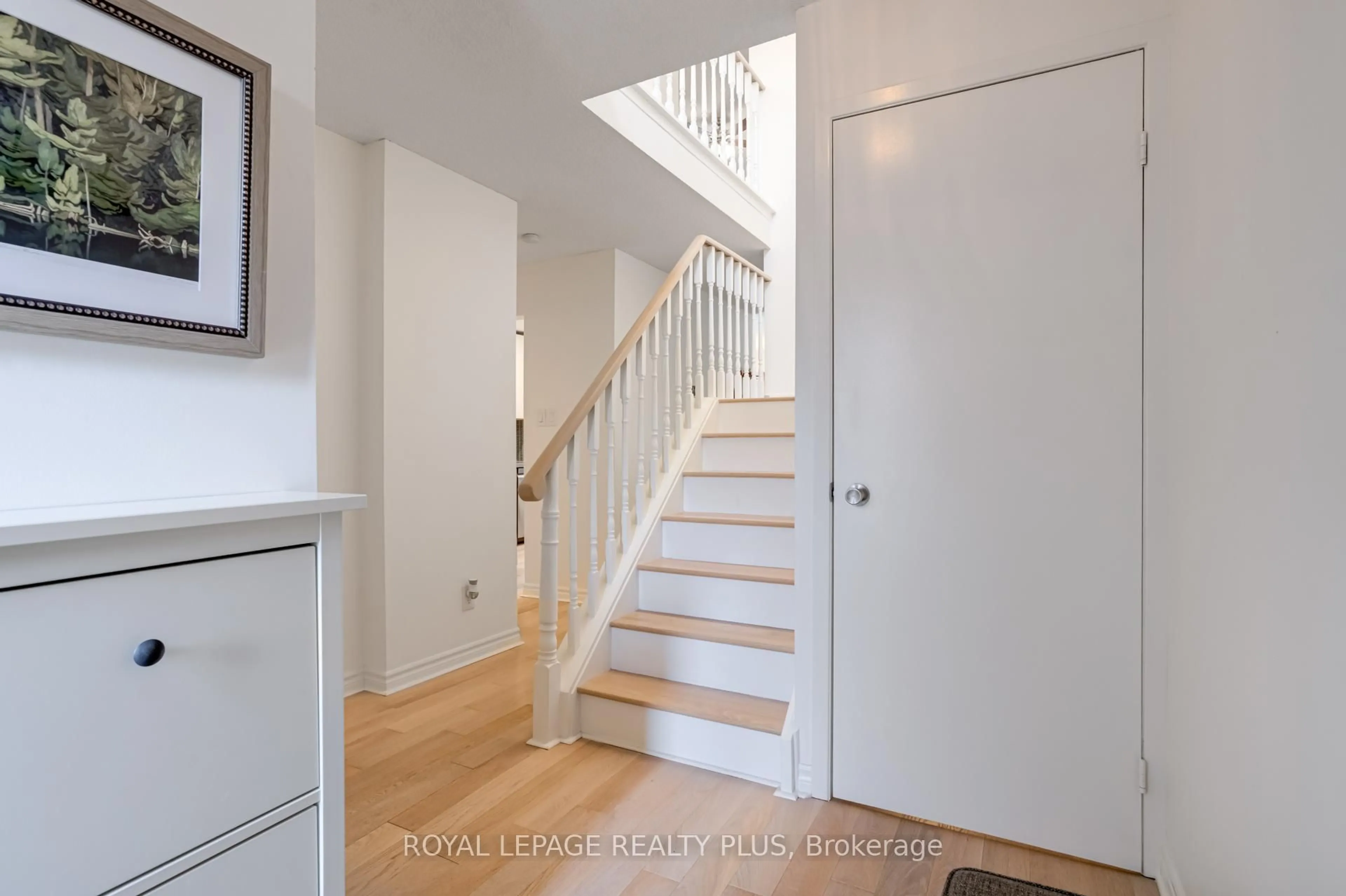 Indoor entryway for 3079 Fifth Line #68, Mississauga Ontario L5L 3T1
