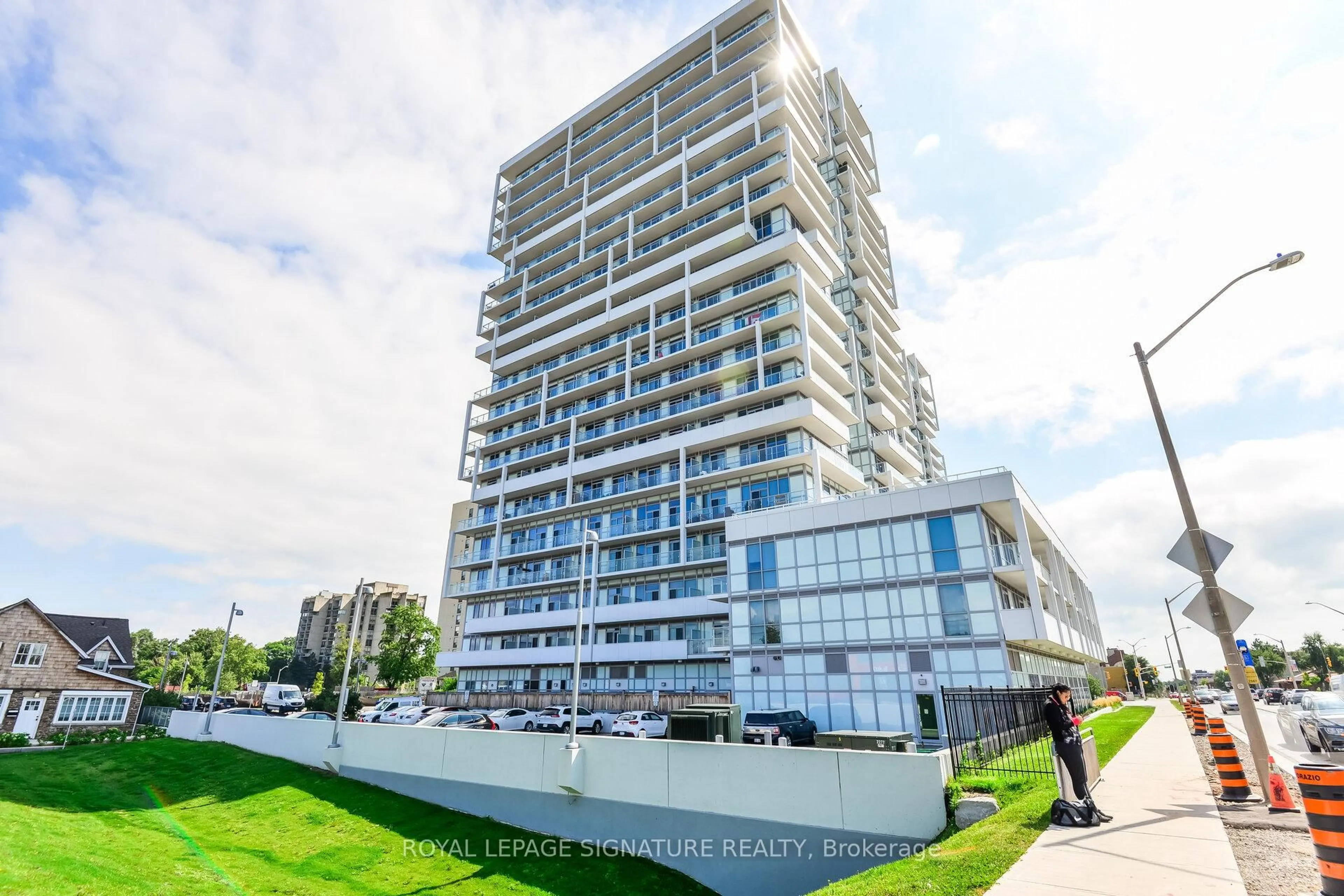 Unknown for 65 Speers Rd #610, Oakville Ontario L6K 0J1