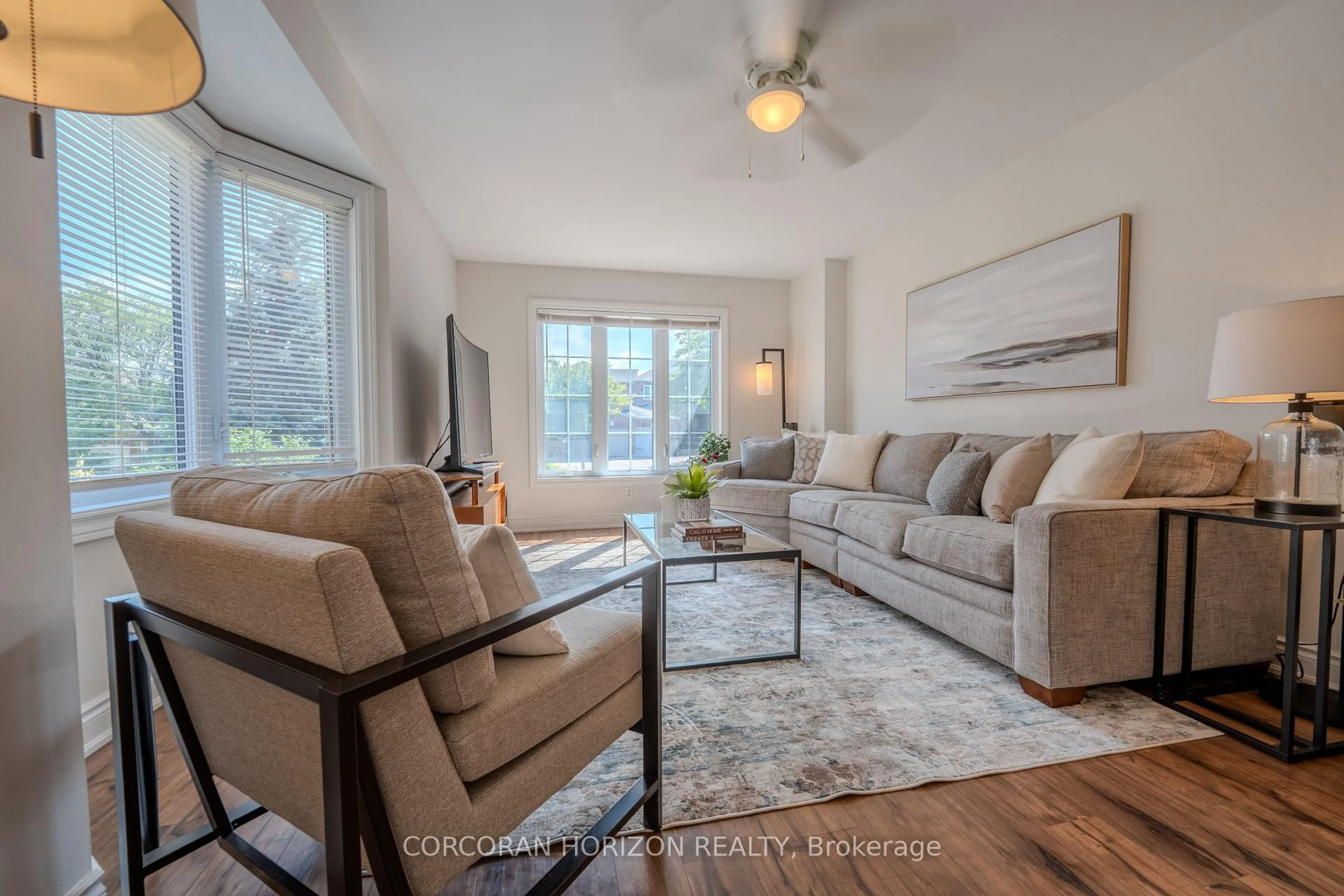 Living room with furniture, unknown for 2963 Jackson Dr, Burlington Ontario L7M 4K6