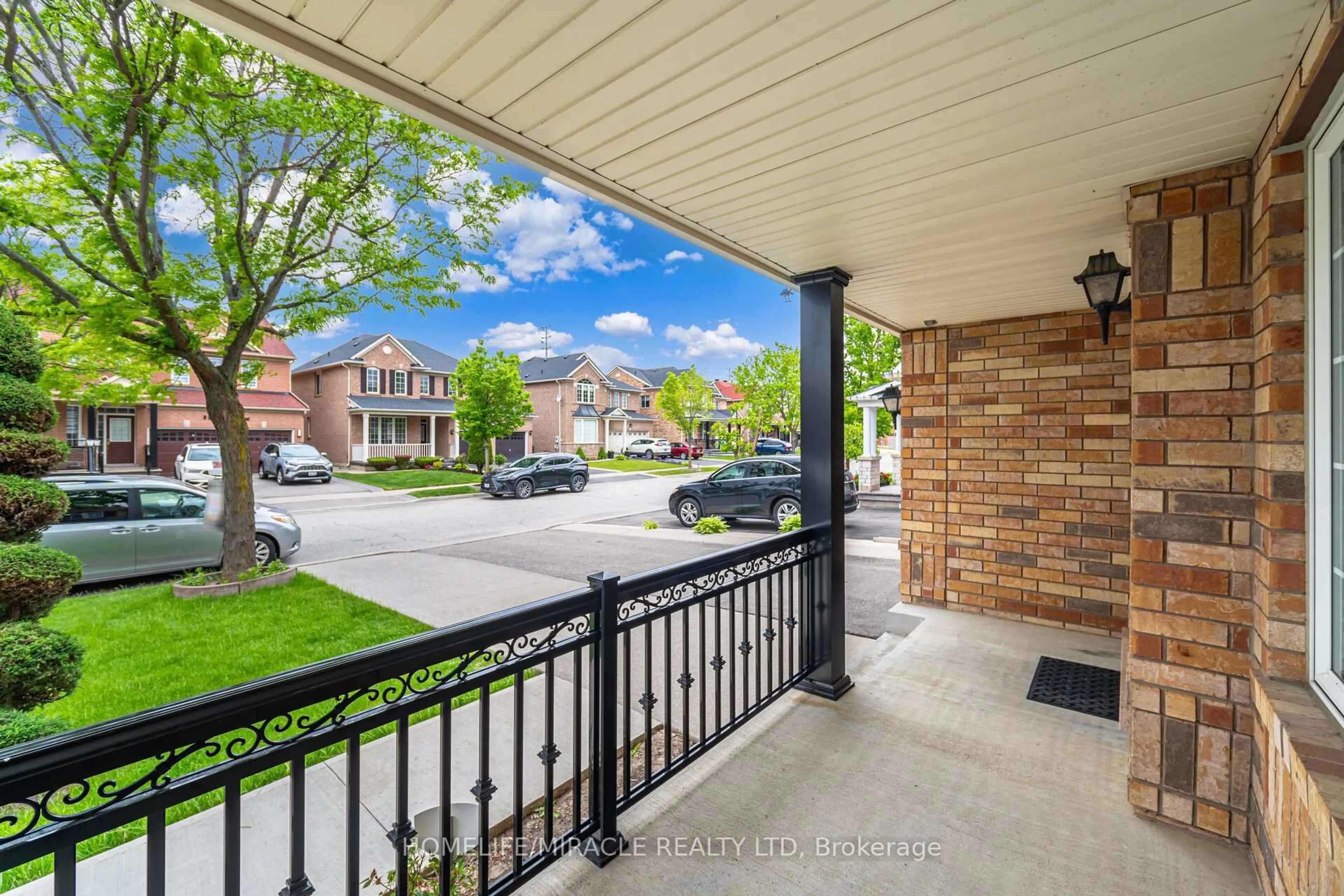 Patio, street for 3 Catchfly Cres, Brampton Ontario L6P 2H8